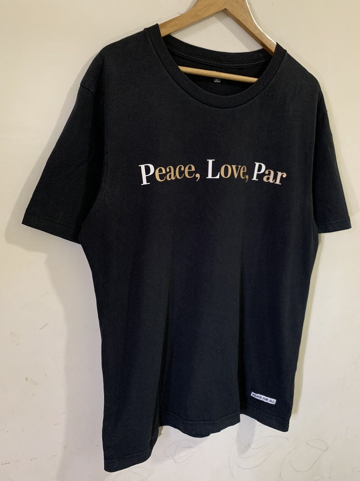 Uniqlo Uniqlo Adam Scott Peace For All Tee Size US XL / EU 56 / 4 - 3 Thumbnail