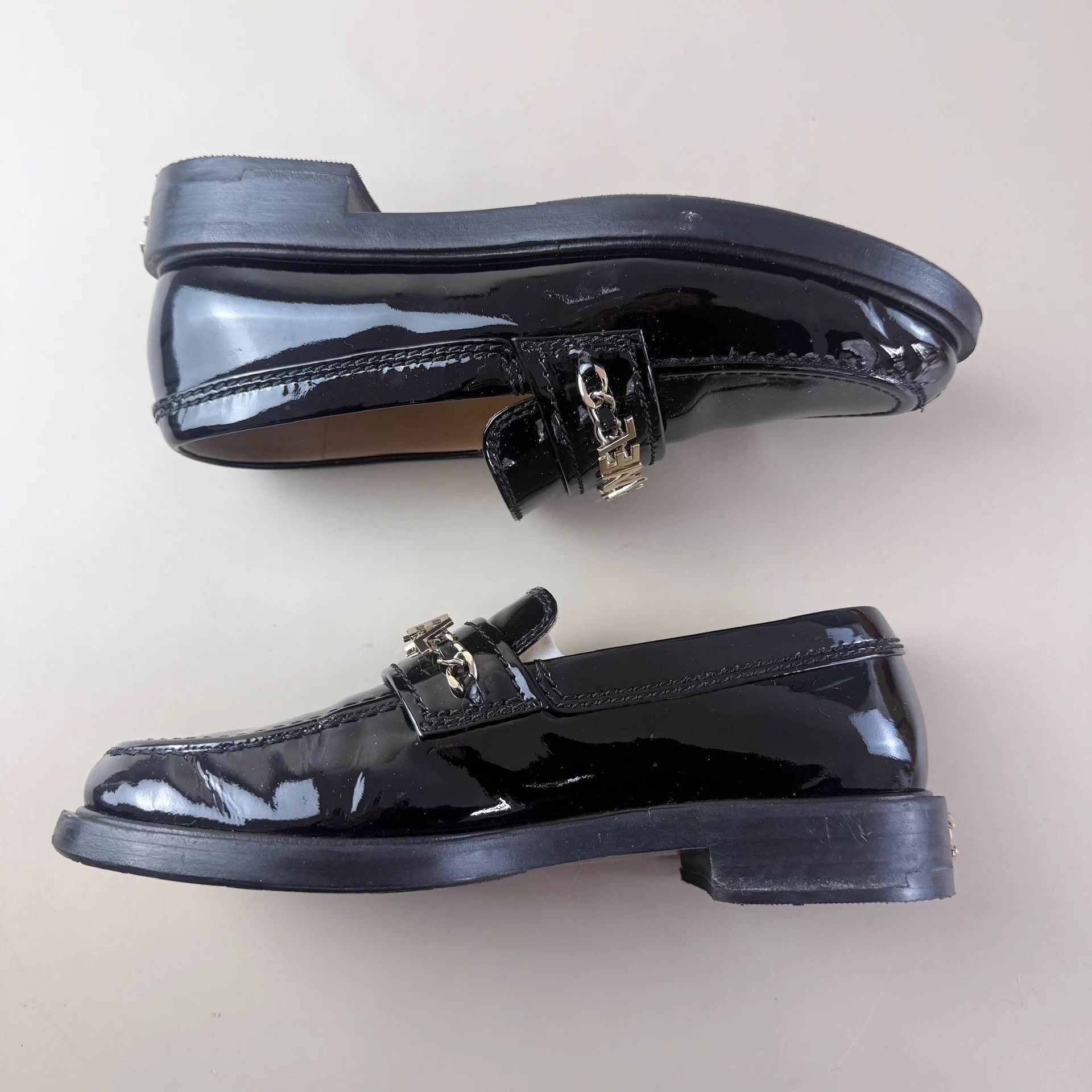 Chanel CHANEL Chain Logo Black & Gold Loafer 36 Size US 5 / IT 35 - 5 Thumbnail