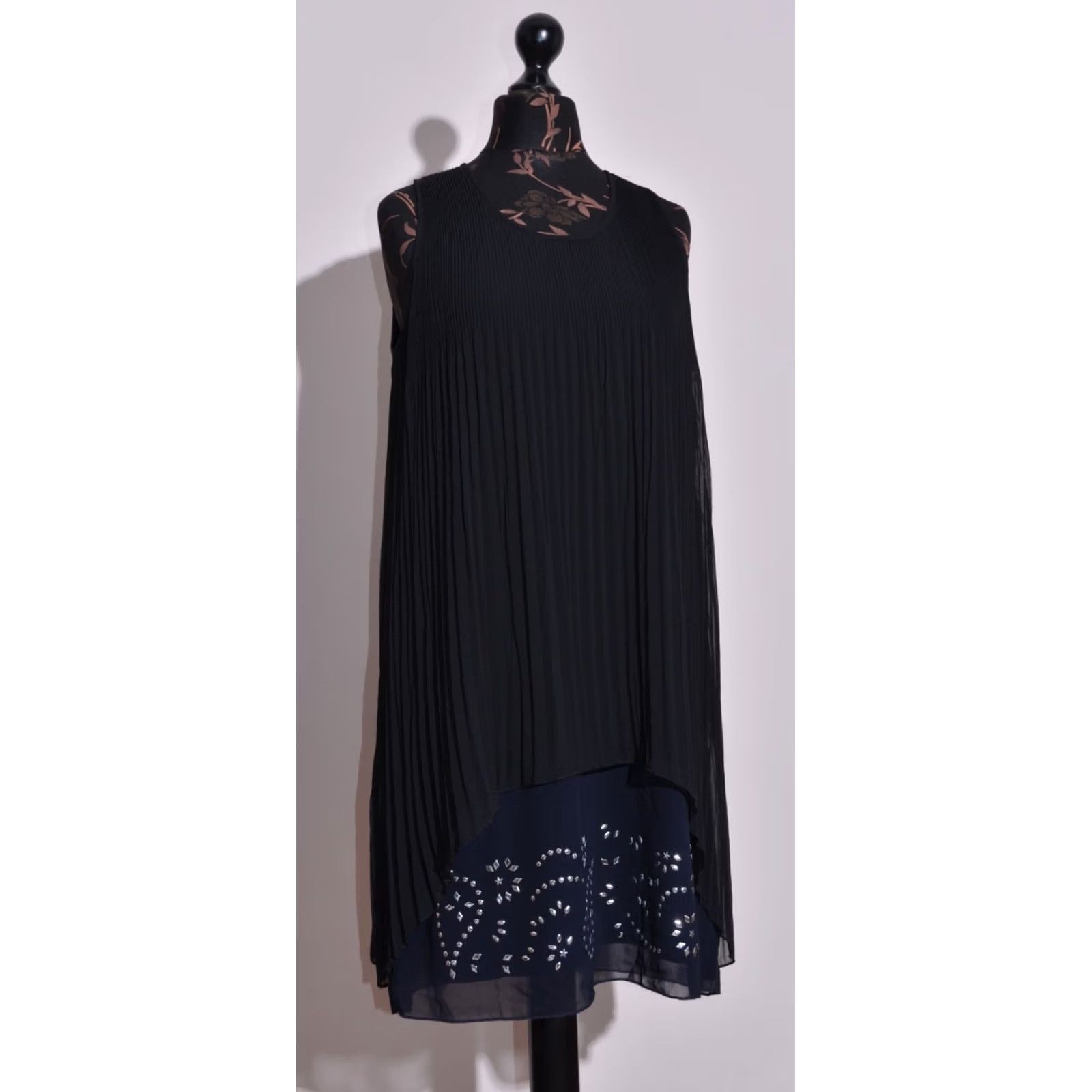 Desigual Item Specifications: Brand: Desigual Size M / US 6-8 / IT 42-44 - 2 Thumbnail