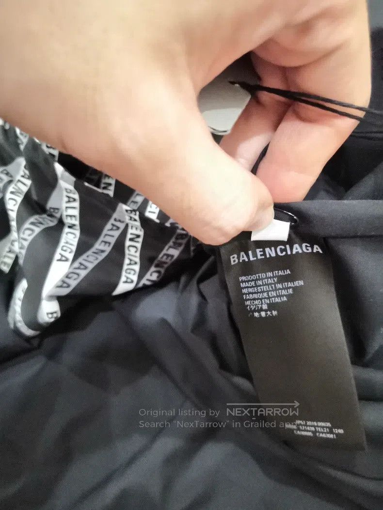 Balenciaga Balenciaga Full logo windbreaker jacket Size US S / EU 44-46 / 1 - 5 Thumbnail
