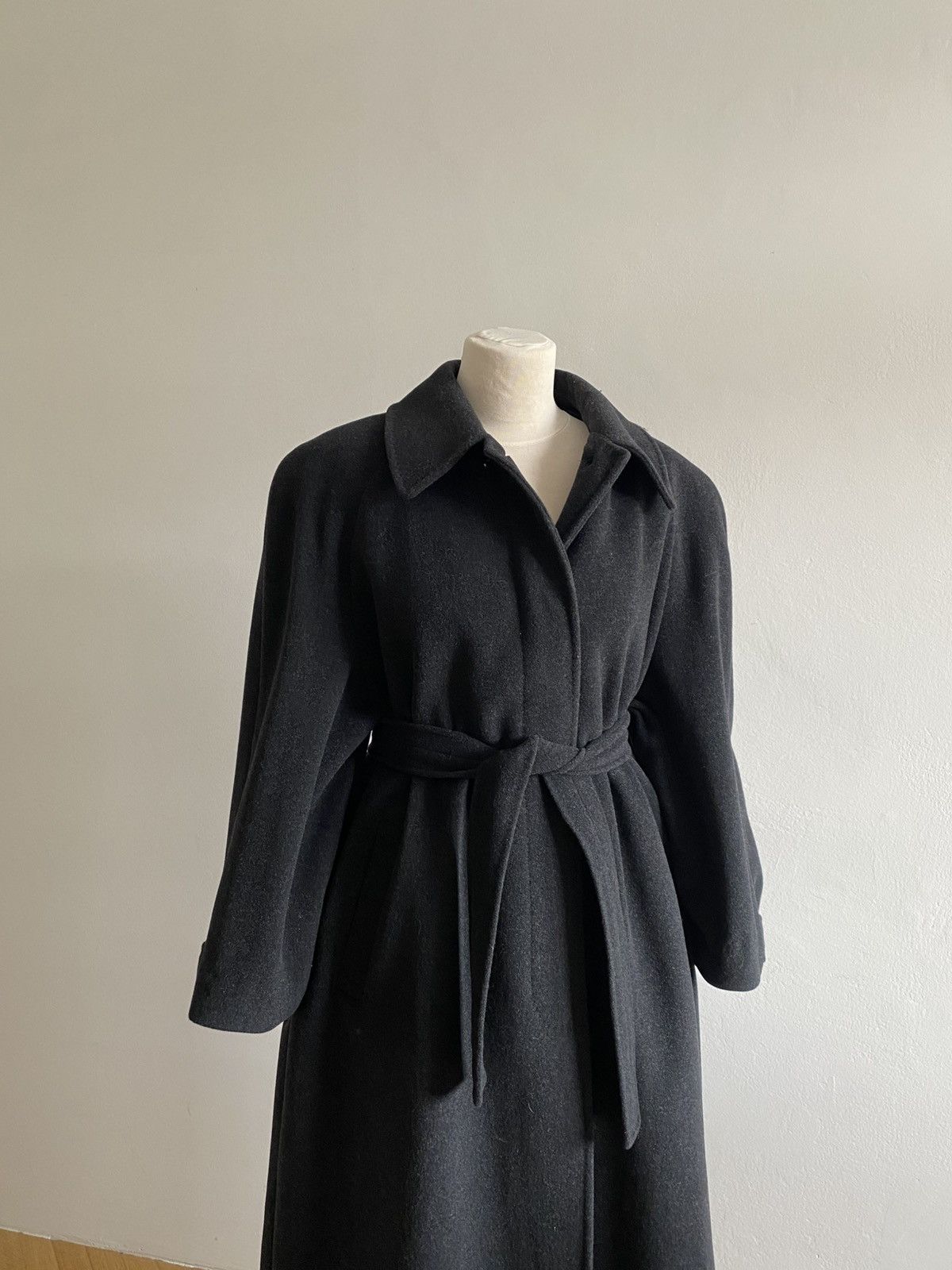 Weekend Max Mara Max Mara Pure Virgin Wool Coat - Timeless Elegance Size XL / US 12-14 / IT 48-50 - 3 Thumbnail