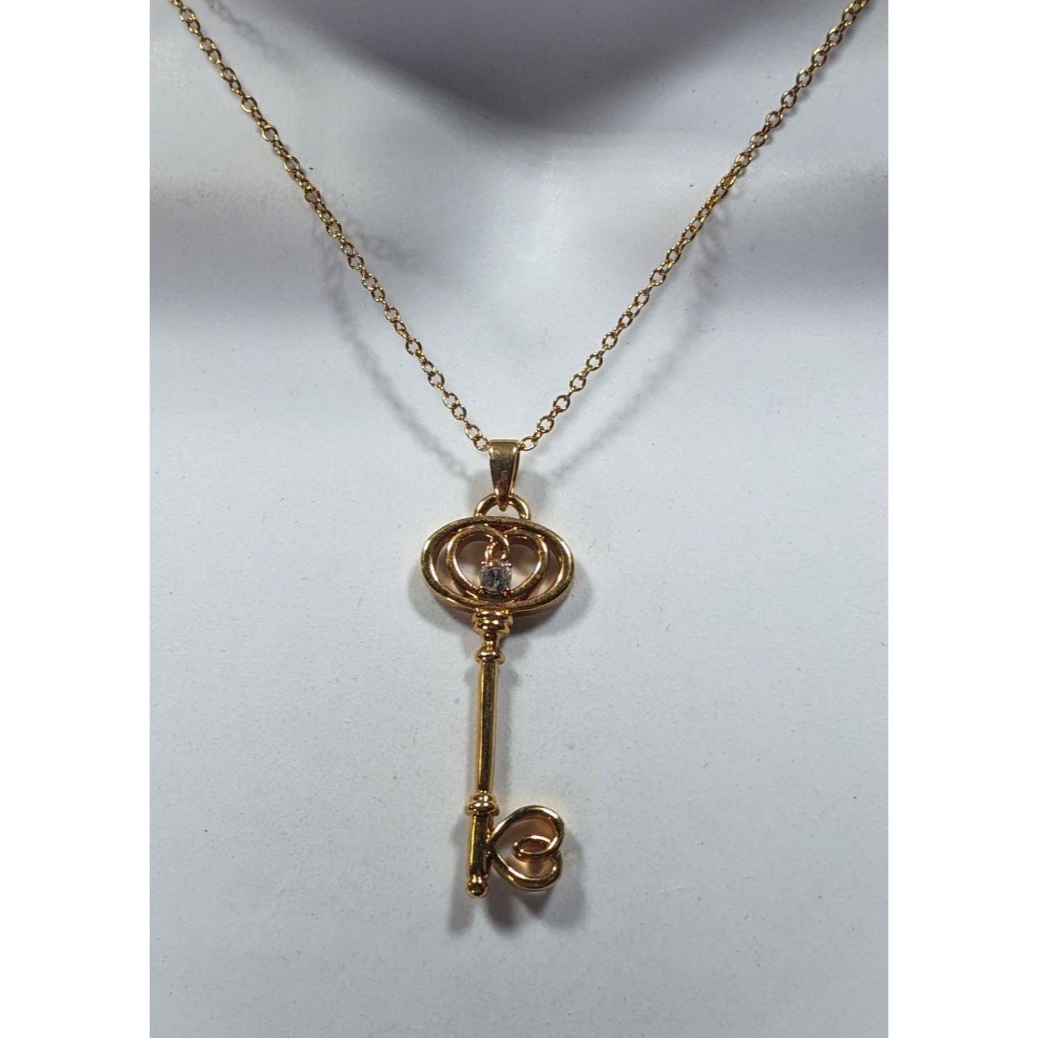 Other Whimsical Fantasy Gold Tone Skeleton Key Pendant Necklace Size ONE SIZE - 5 Thumbnail
