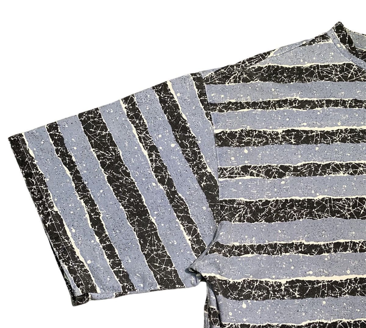 Japanese Brand × Vintage VINTAGE BLUE WAVE NAVAJO STRIPE STYLE T SHIRT MADE IN USA Size US L / EU 52-54 / 3 - 6 Thumbnail