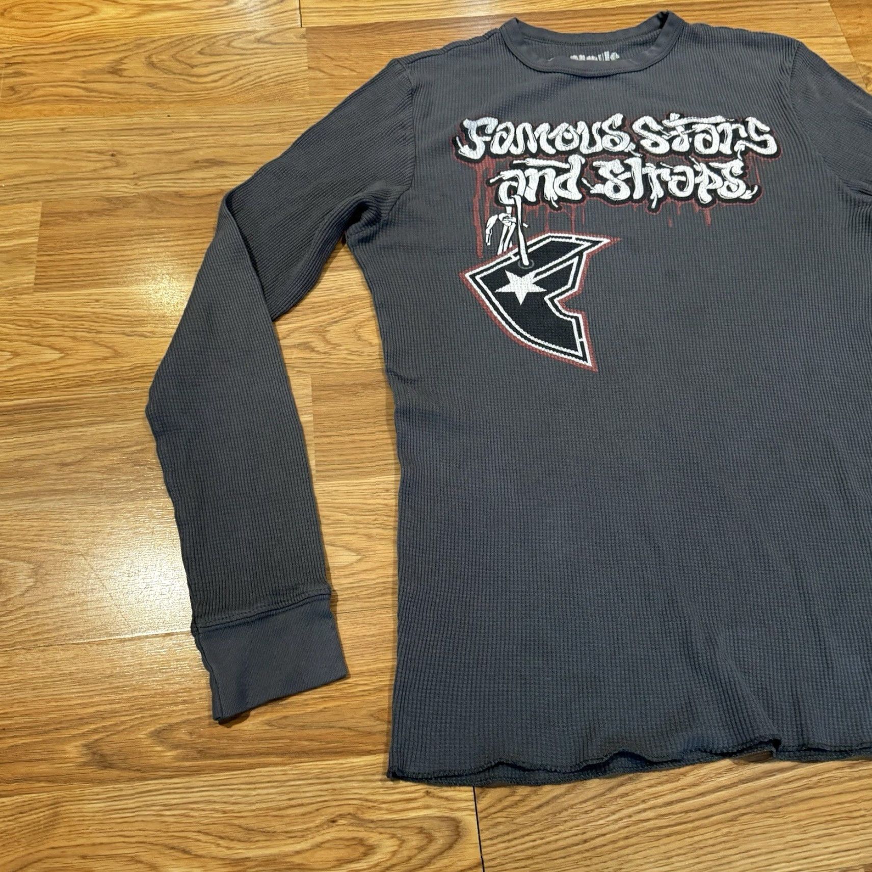 Affliction Famous Stars Y2K Waffle Knit Thermal Long Sleeve T-Shirt Affliction Grunge Gray L Men Stars Size US L / EU 52-54 / 3 - 6 Thumbnail