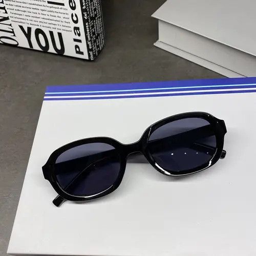 Designer Vintage square frame sunglasses Size ONE SIZE - 1 Thumbnail