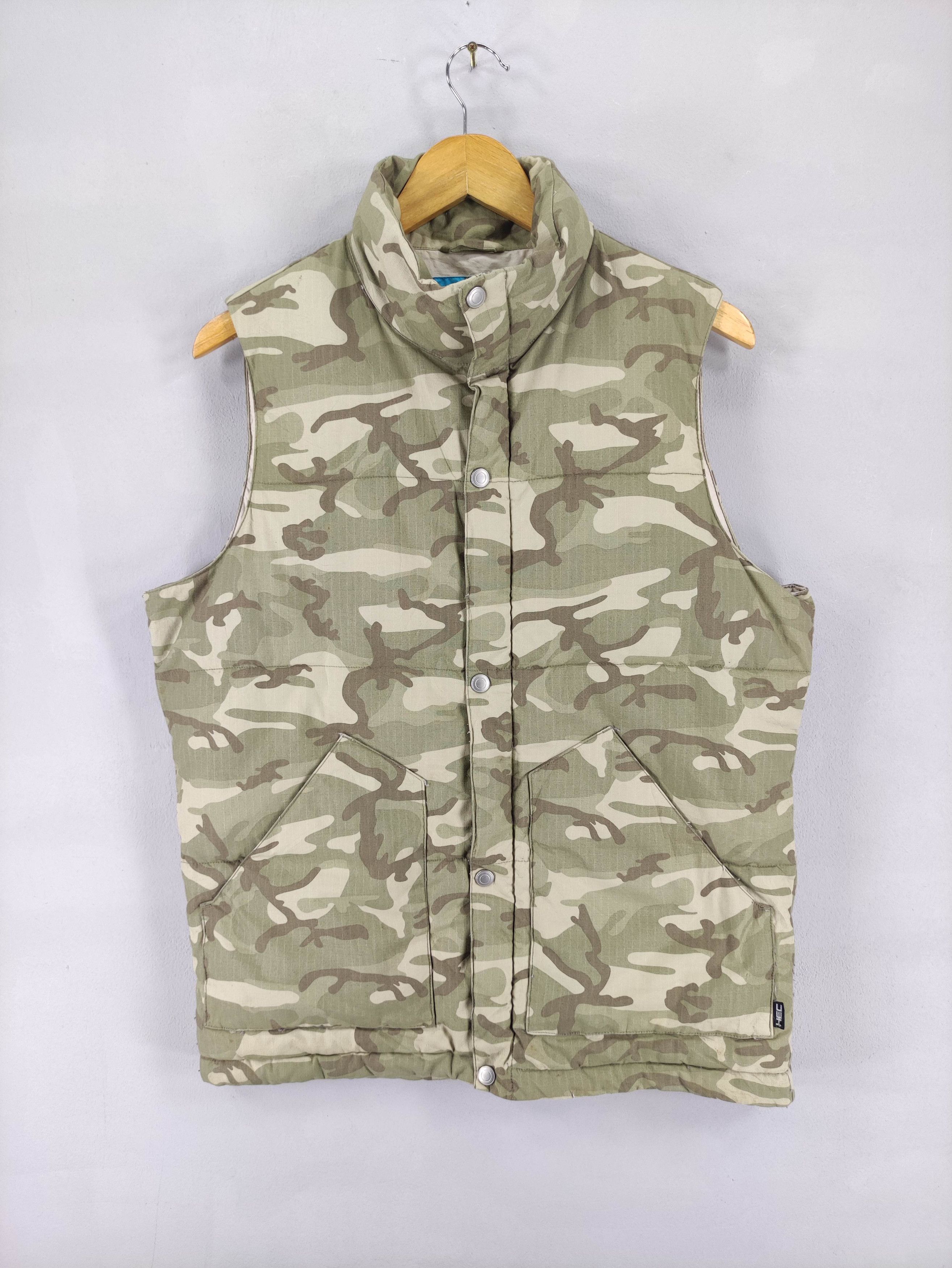 Japanese Brand Vintage Hectic Camouflage Vest Size US L / EU 52-54 / 3 - 1 Thumbnail
