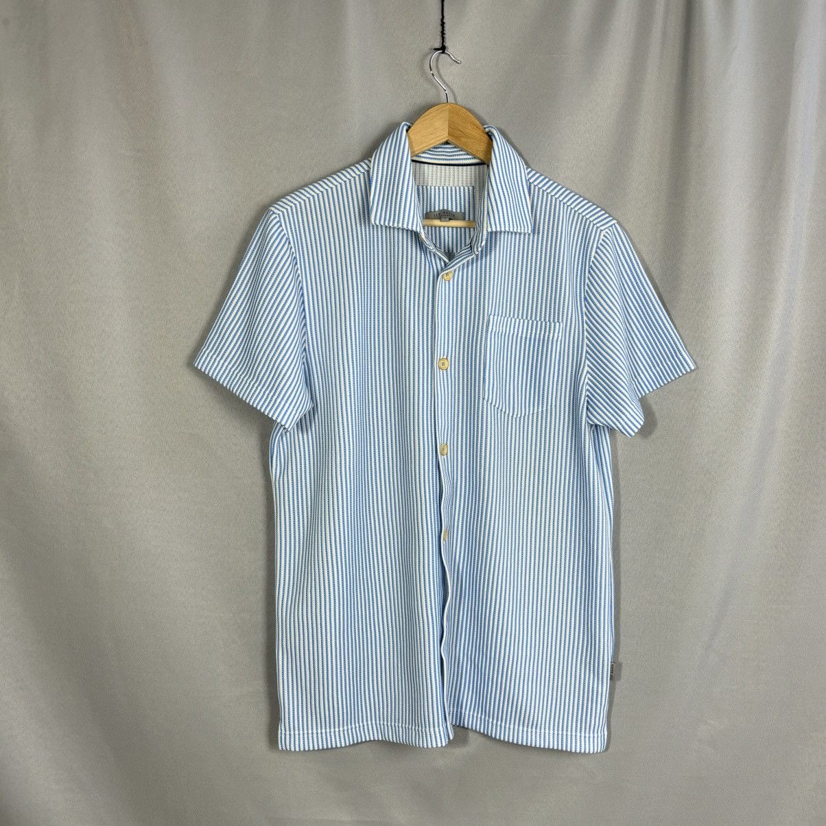 Ted Baker Ted Baker shirt button up medium basic streetwear Size US M / EU 48-50 / 2 - 1 Thumbnail