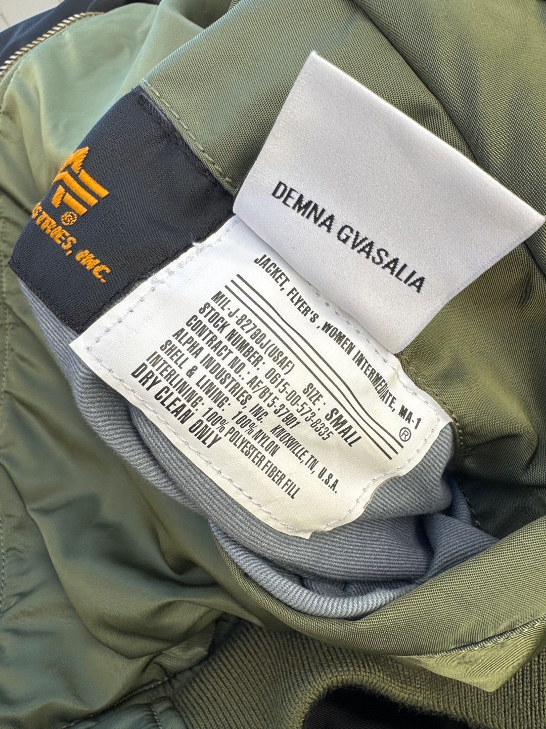 Alpha Industries × Vetements Vetements fw16 Demna Reversible Bomber MA-1 2017 Size US S / EU 44-46 / 1 - 12 Thumbnail
