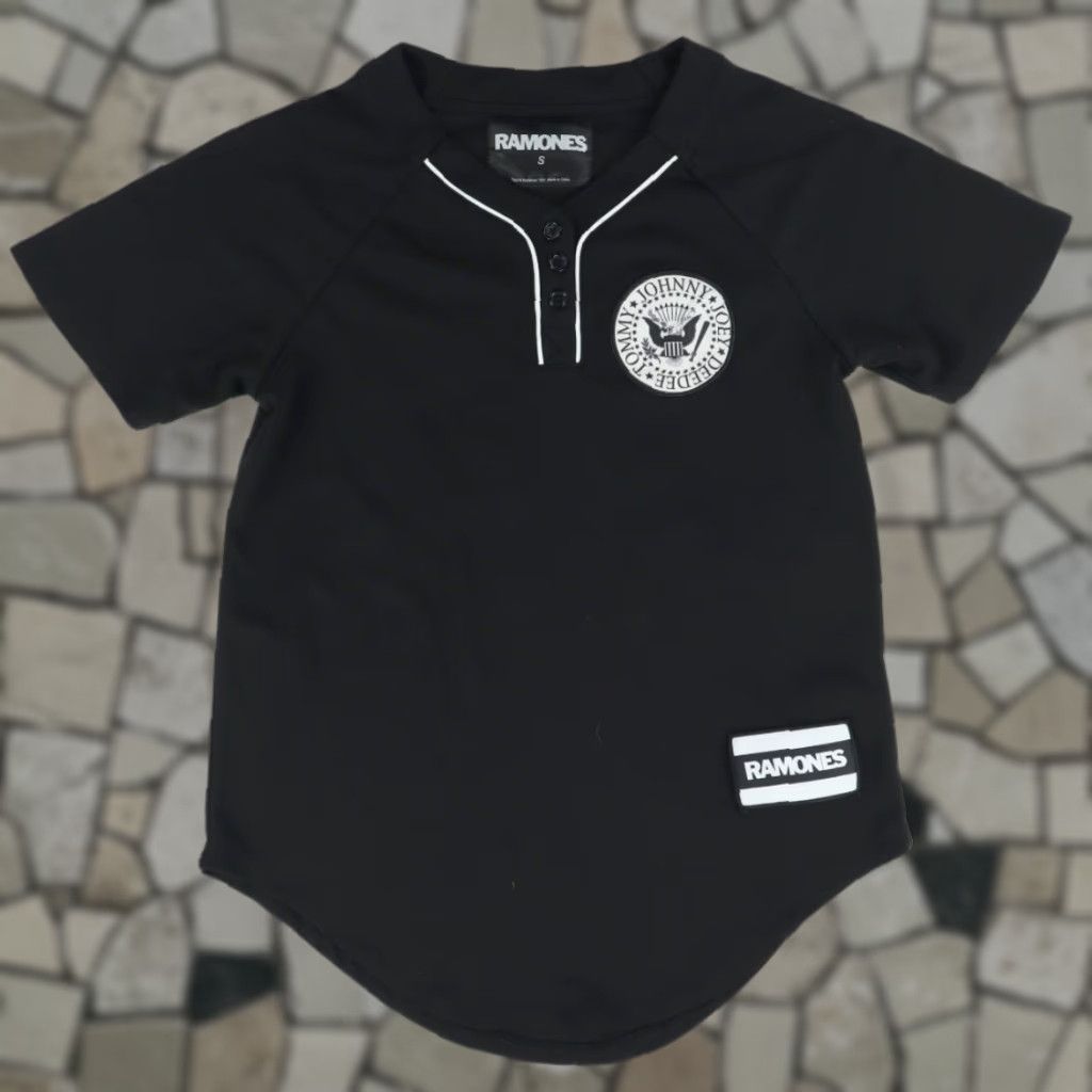Vintage Ramones Shirt Womens S Black V-Neck Baseball 2016 Solid Basic Ramones 2016 Baseball Womens S Black V-Neck Shirt Size S / US 4 / IT 40 - 1 Thumbnail