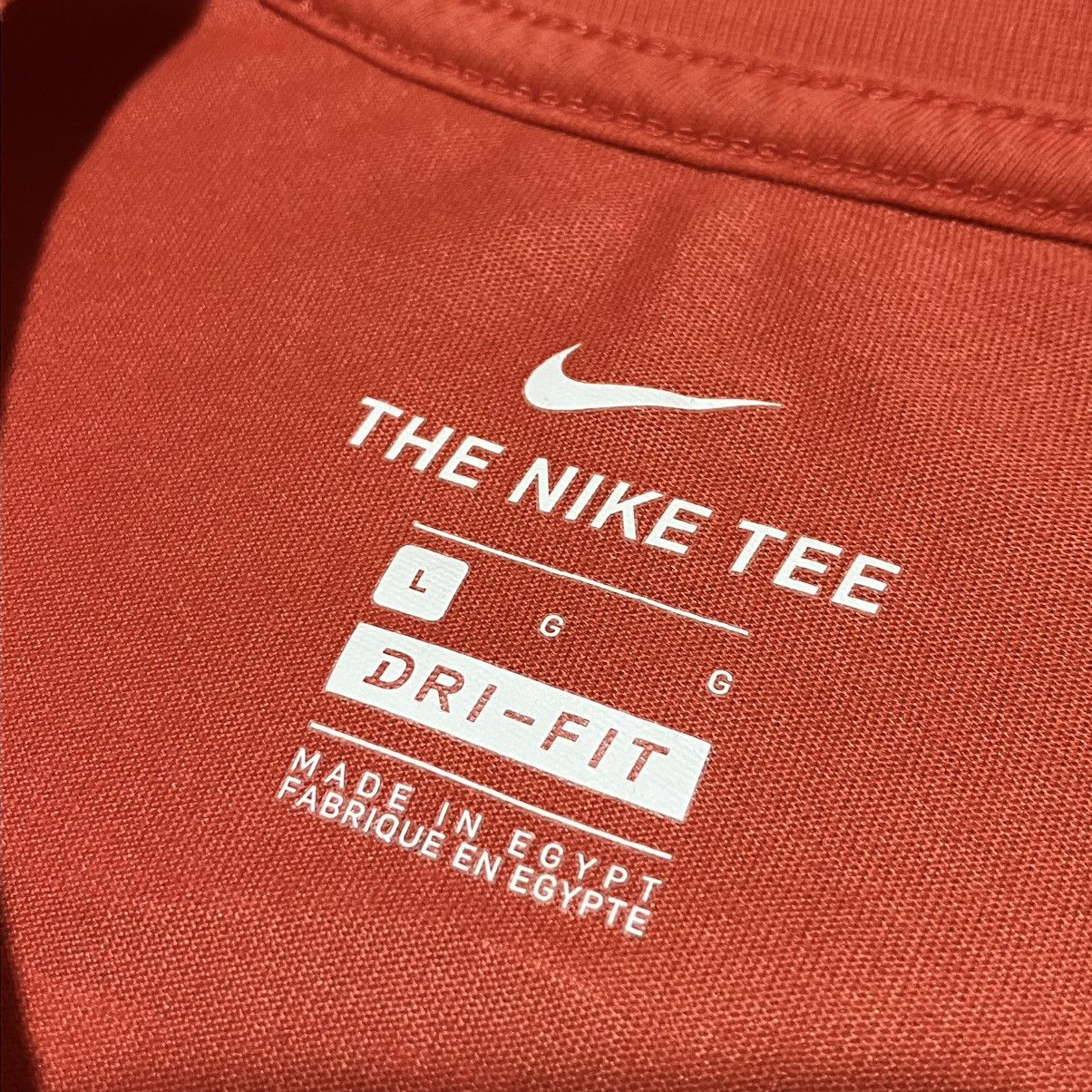 Nike Nike LIVERPOOL FC Liverbird Emblem Backprint Graphic T-shirt Size US L / EU 52-54 / 3 - 5 Thumbnail