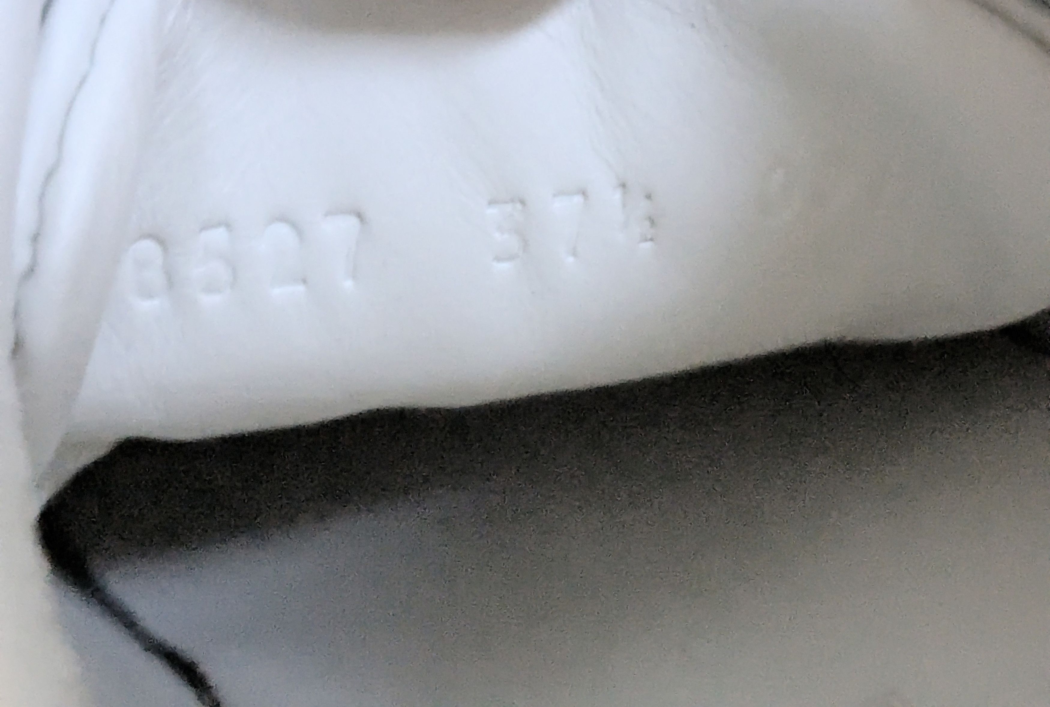 Gucci Women's Gucci Ace Sneakers White Interlocking G 7.5 37.5 Size US 7.5 / IT 37.5 - 4 Thumbnail