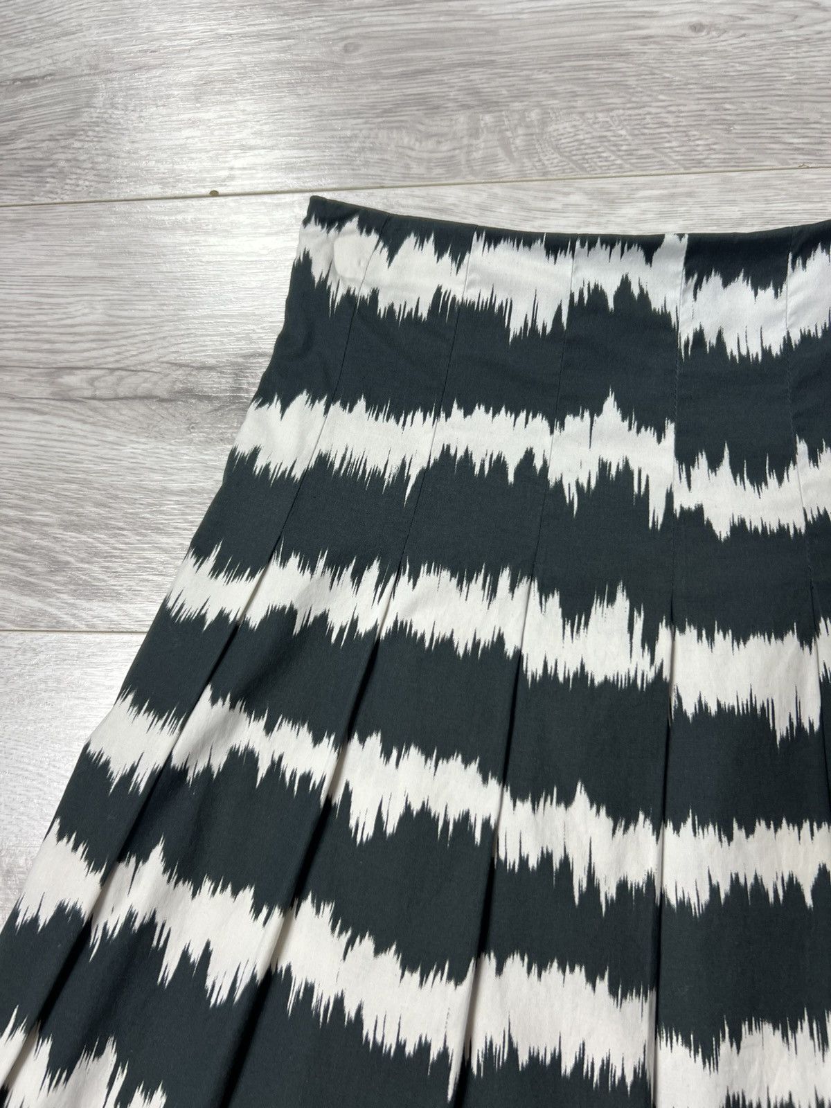 Prada Prada Milano 2013 Striped Skirt Size 40 Size 27" / US 4 / IT 40 - 5 Thumbnail