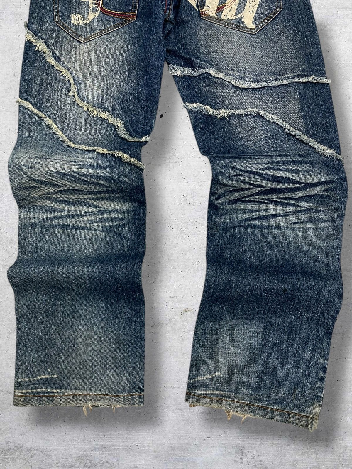 Beauty Beast VINTAGE DISTRESSED STYLE ‘REMEMBER OUR ROOTS’ POEM 90S DENIM Size US 32 / EU 48 - 8 Thumbnail