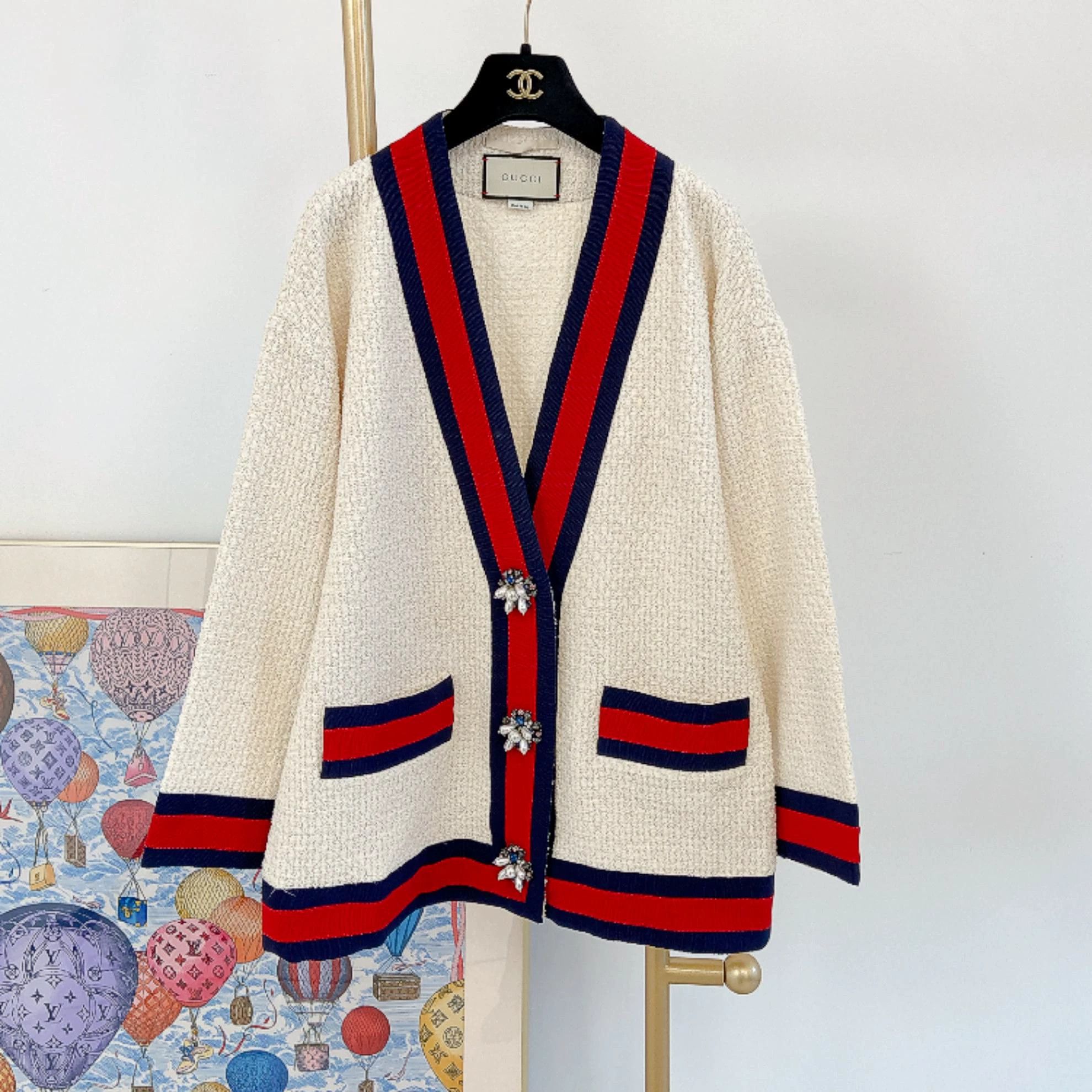 Gucci Gucci White Tweed Jacket with Pearl Buttons 40 Size S / US 4 / IT 40 - 1 Thumbnail