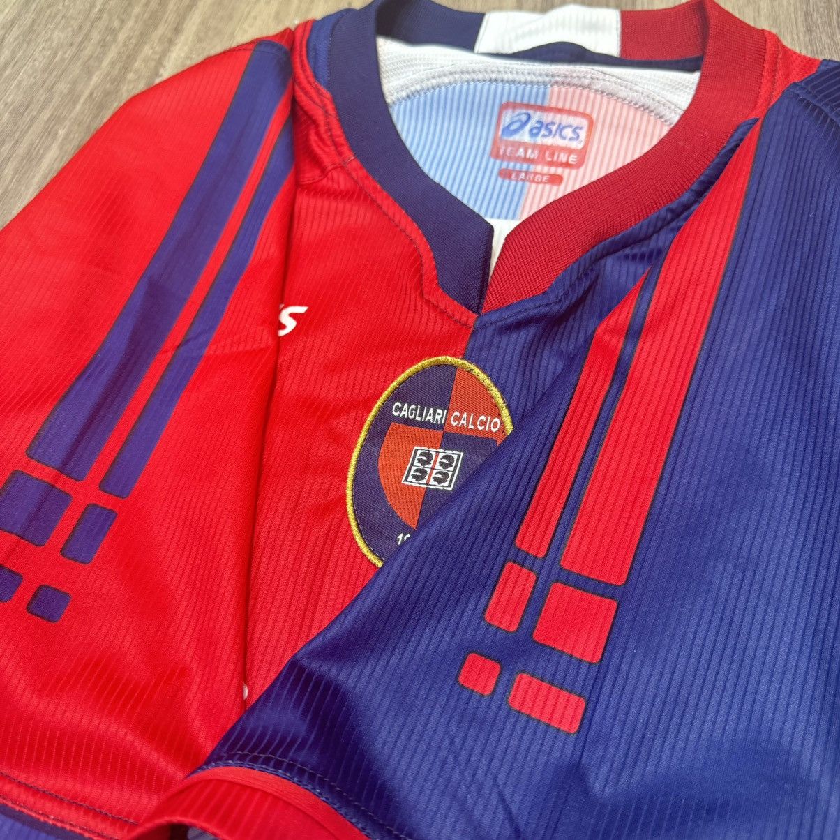 Asics Cagliari 06/07 ASICS home shirt Size US L / EU 52-54 / 3 - 6 Thumbnail