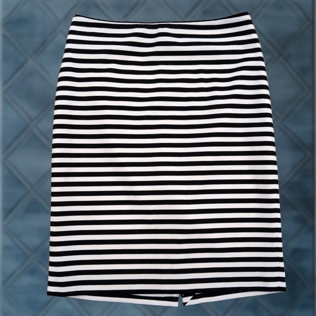 White House Black Market White House Black Market Skirt 00 Women Knee Length Striped Black Lined Pencil Slit Polyester Rayon Spandex Size 24" / US 00 / IT 34 - 1 Thumbnail