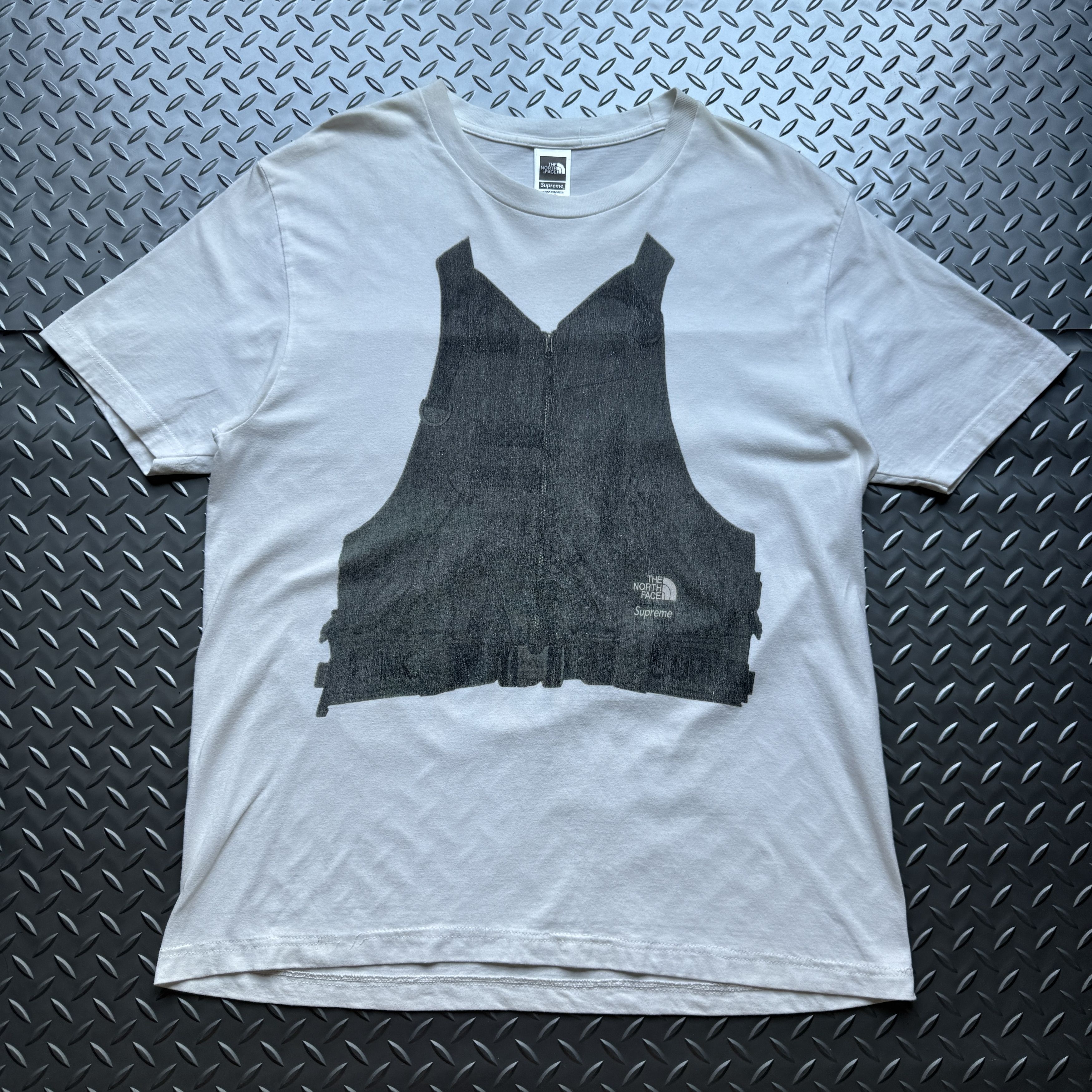 Supreme × The North Face Supreme x The North Face Vest Print Tee Size US XL / EU 56 / 4 - 1 Thumbnail