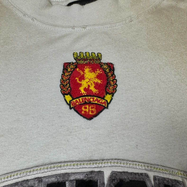 Balenciaga Balenciaga Manchester United Distressed Embroidered T-shirt Size US M / EU 48-50 / 2 - 3 Thumbnail