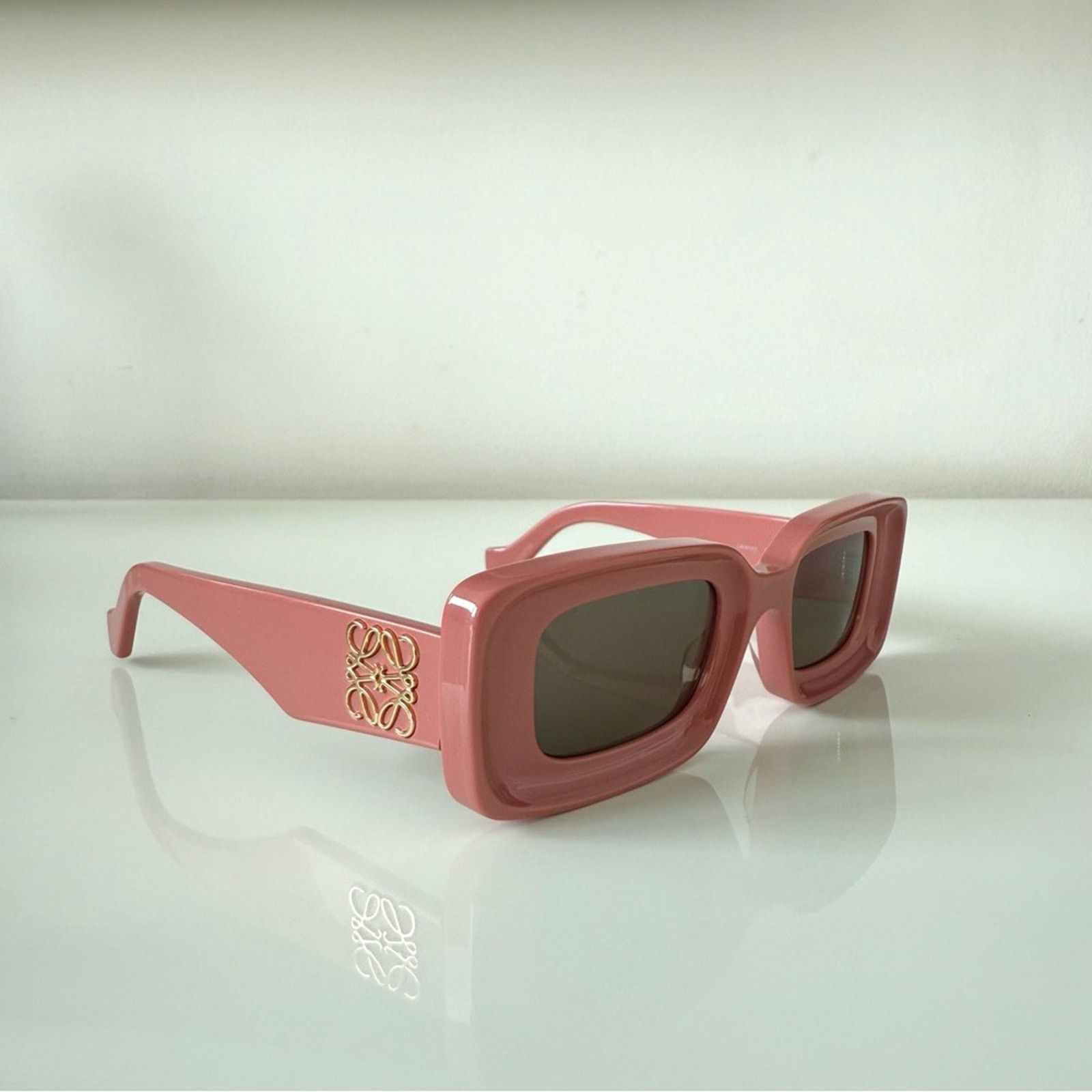 Loewe NEW!!! Loewe women sunglasses LW40101I 72E Authentic 375$ Size ONE SIZE - 1 Thumbnail