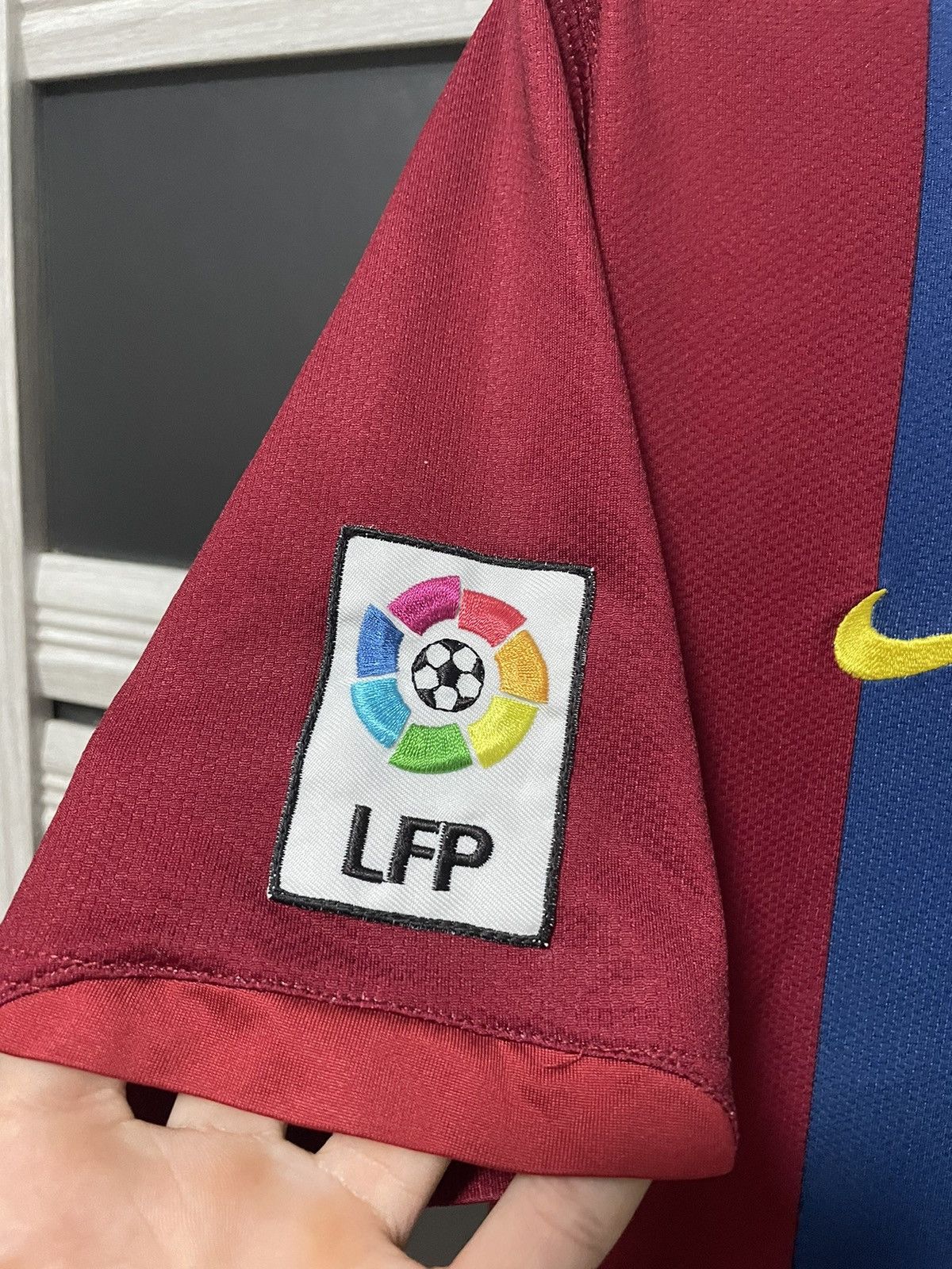 Nike Vintage Nike FC Barcelona 06/07 Home Football Jersey Size US S / EU 44-46 / 1 - 8 Thumbnail