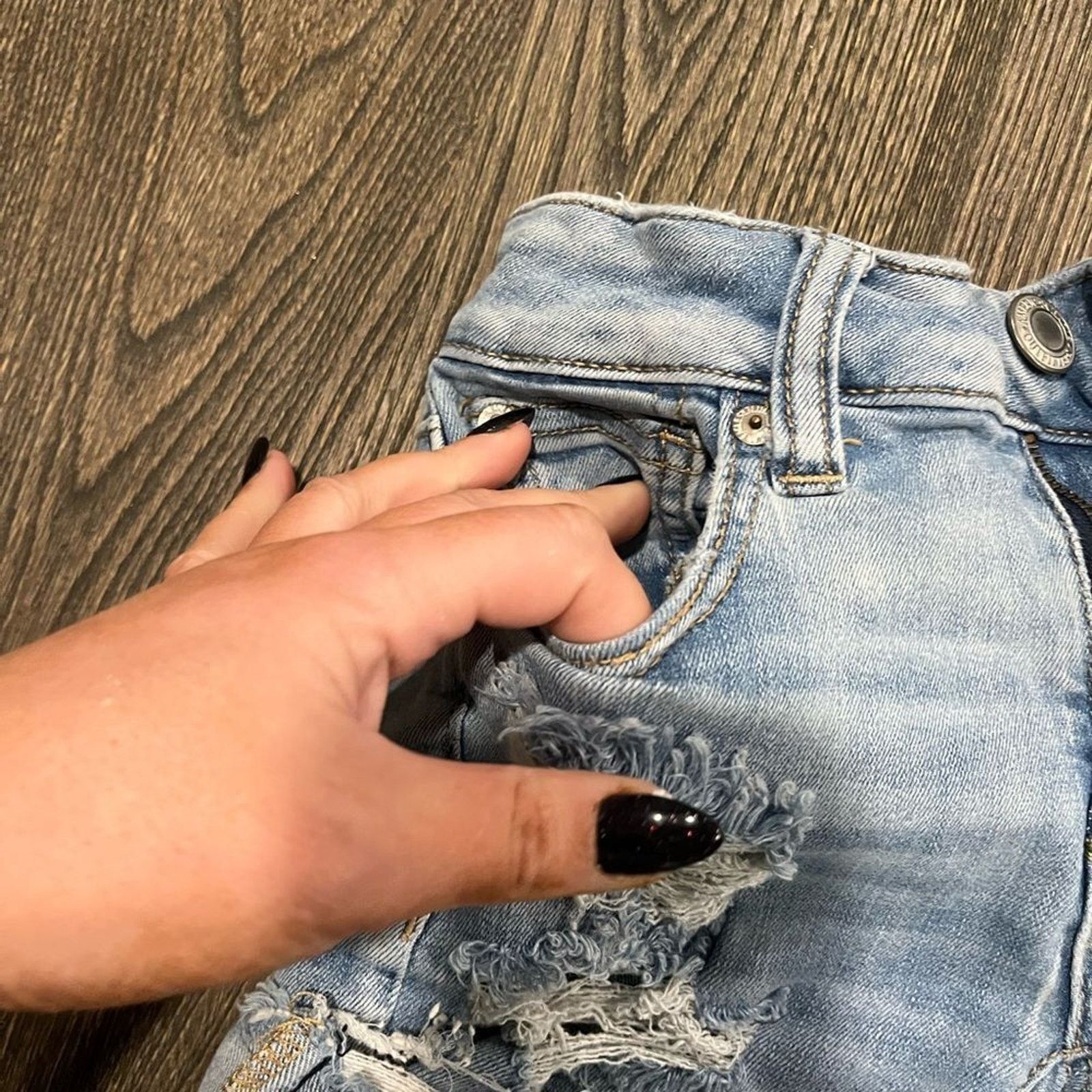 American Eagle Outfitters American Eagle Boyfriend Shorts Distressed Whisker Denim Size 25" / US 0 / IT 36 - 3 Thumbnail