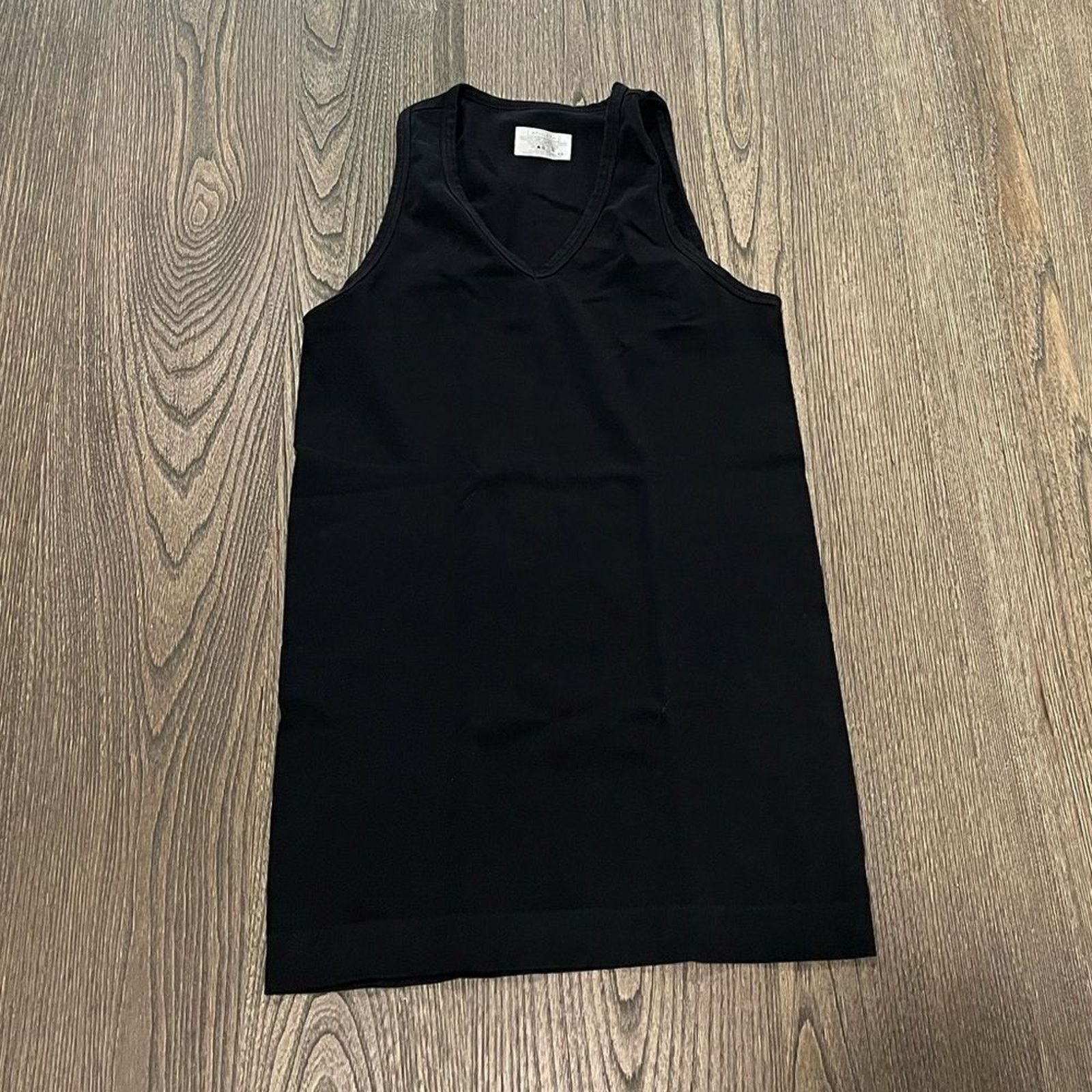 Athleta Athleta Pure Organic Cotton Black V-Neck Tank Top Size XS Size XS / US 0-2 / IT 36-38 - 1 Thumbnail