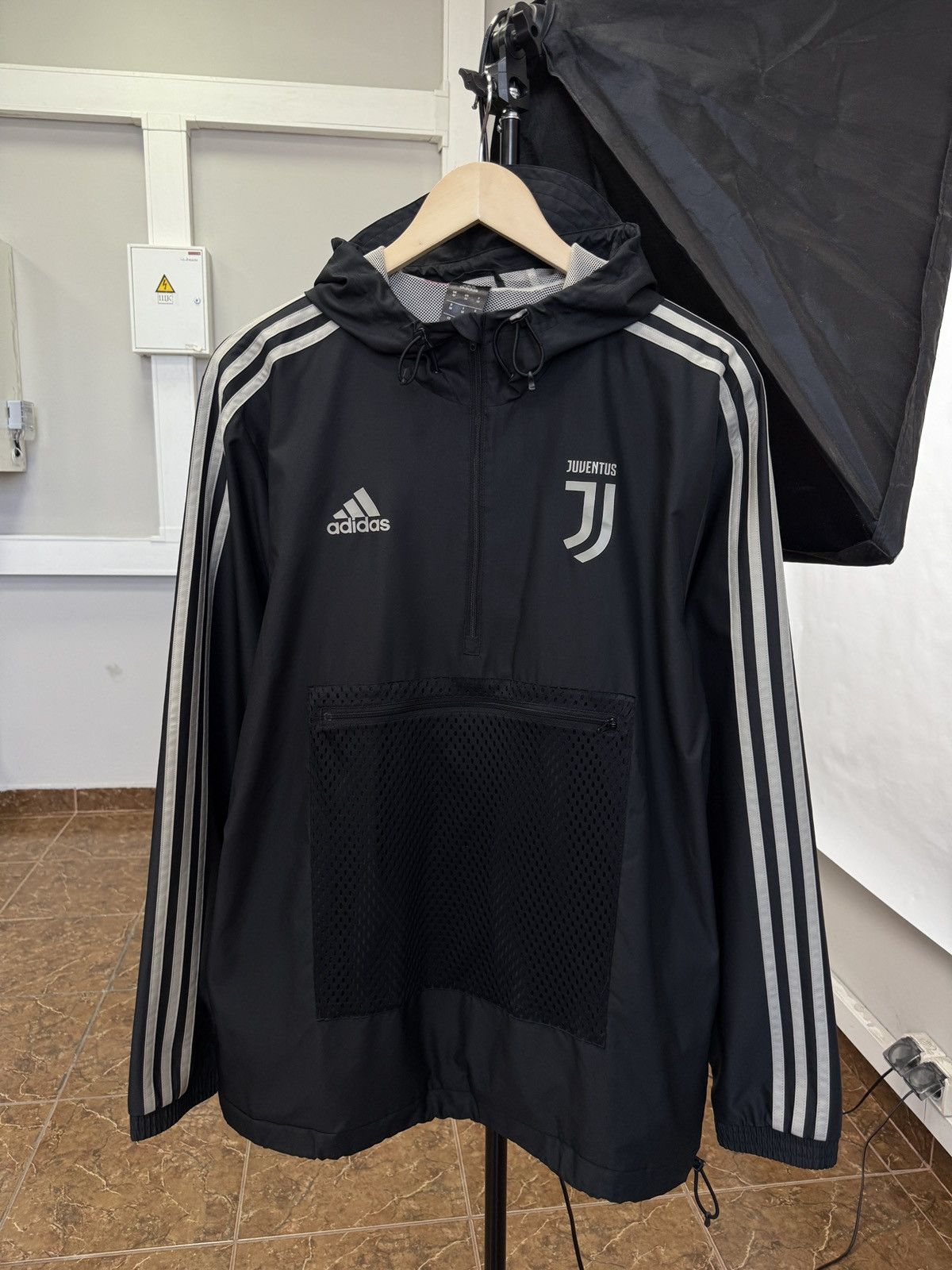 Adidas 🇮🇹 Y2K Adidas Juventus Anorak Jacket Rare Retro Y2K Blokecore Size US M / EU 48-50 / 2 - 1 Thumbnail