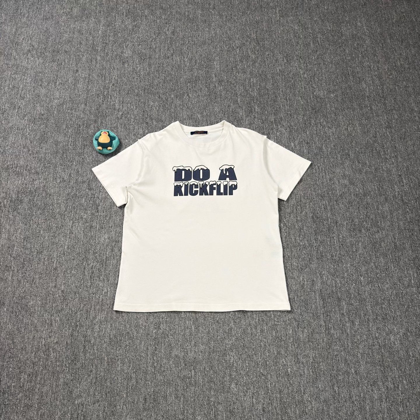 Louis Vuitton LV White Snow Mountain Melt Tee Size US XL / EU 56 / 4 - 1 Thumbnail