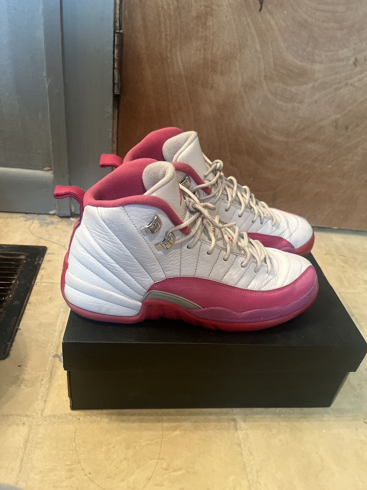 Jordan Brand Jordan 12s Size US 8.5 / EU 41-42 - 3 Thumbnail
