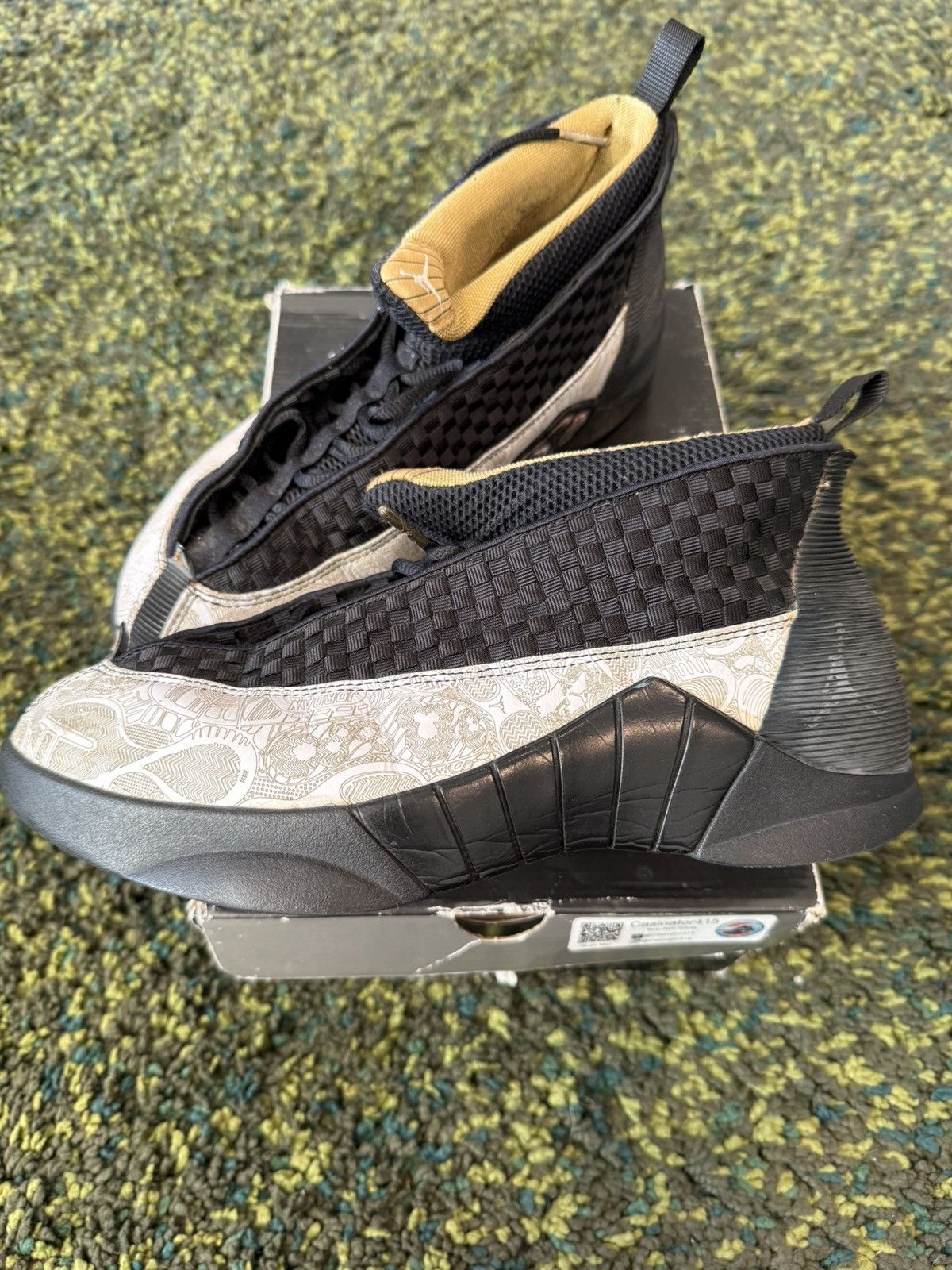 Jordan Brand Air Jordan 15 “Laser” Size US 10 / EU 43 - 1 Thumbnail