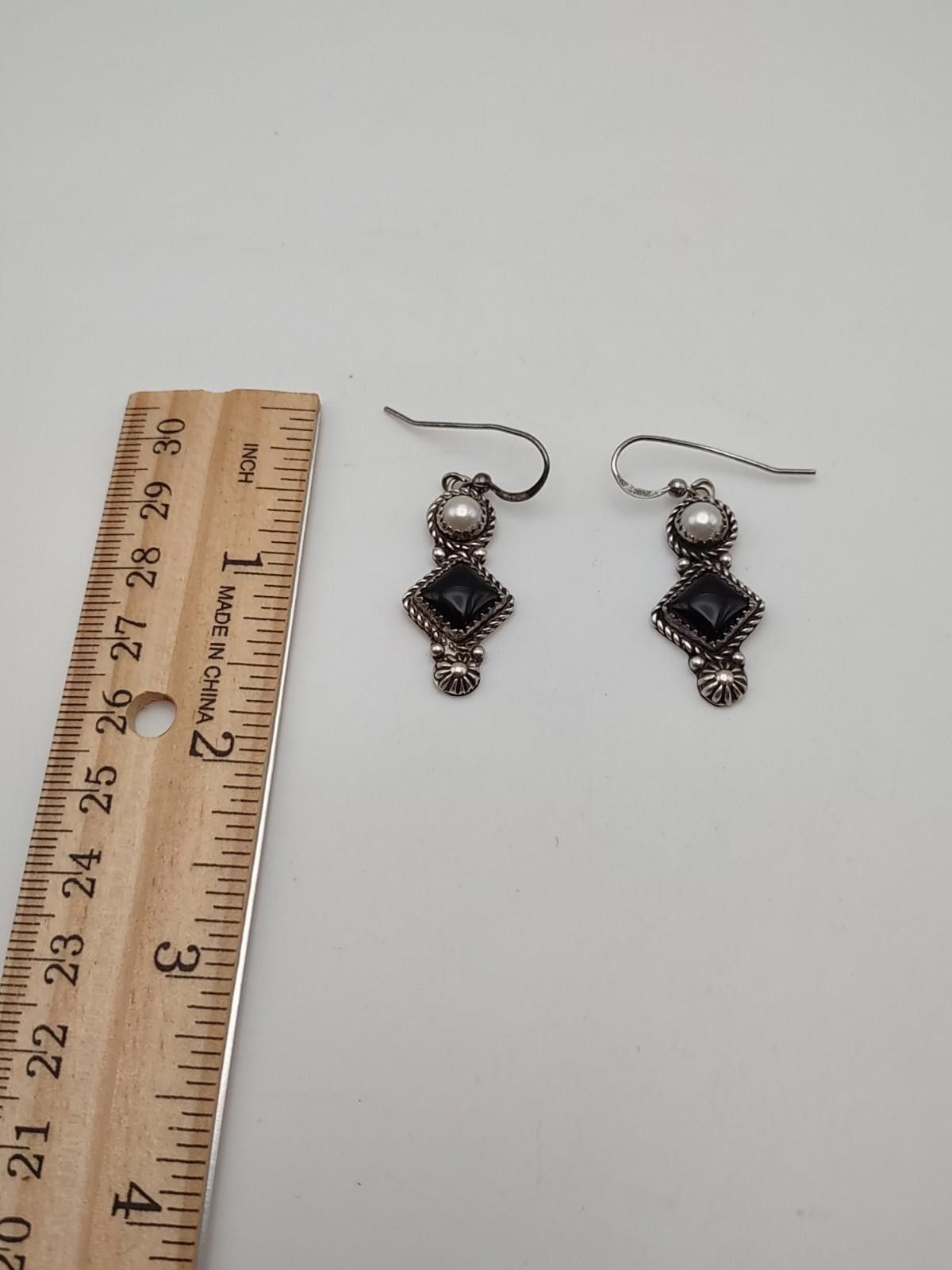 The Unbranded Brand Sterling Pearl Onyx Dangle Earrings Vintage Southwest Size ONE SIZE - 6 Thumbnail