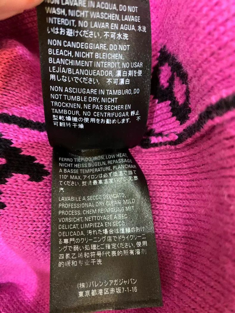 Balenciaga Balenciaga Classic barrage full logo sweater black powder Size US S / EU 44-46 / 1 - 3 Thumbnail