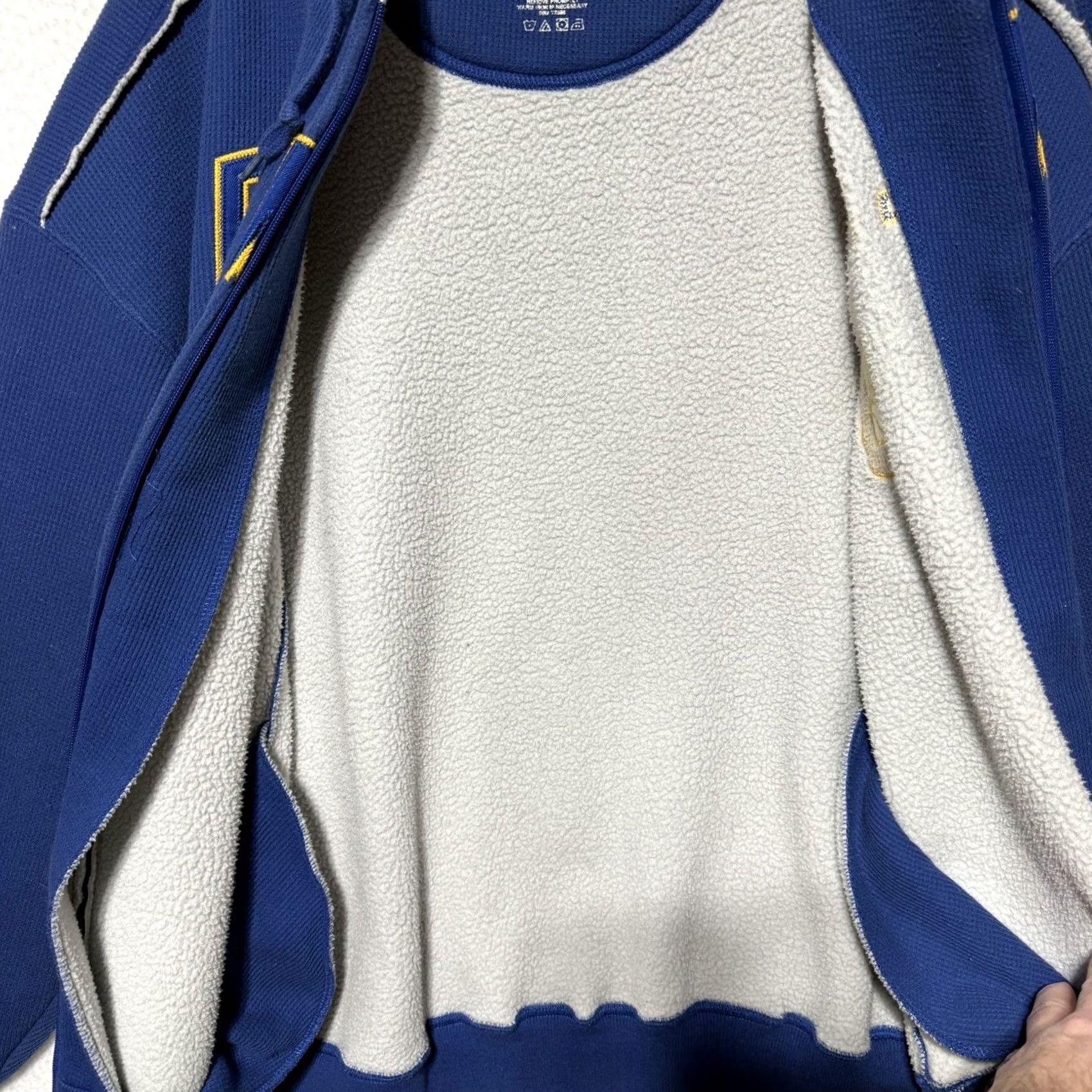 Vintage VINTAGE Milwaukee Brewers Stitches Men's Hoodie L Blue Thermal Fleece Lined Zip Full Zip MLB Sports 2 Washable Spots Mens Size US L / EU 52-54 / 3 - 5 Thumbnail