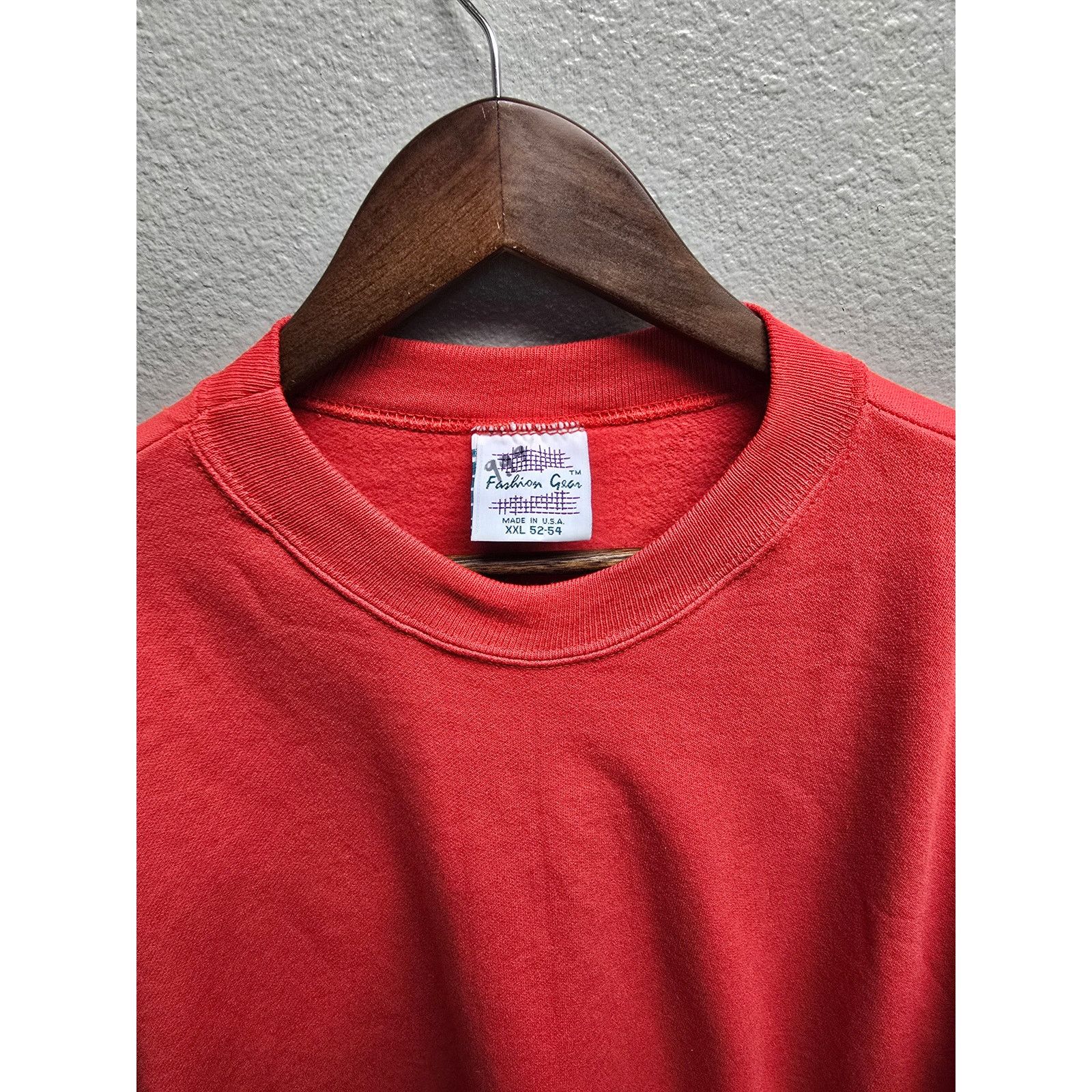 Vintage Vintage Blank Red Crewneck Sweatshirt Fashion Gear XXL 90s Size US XXL / EU 58 / 5 - 2 Thumbnail
