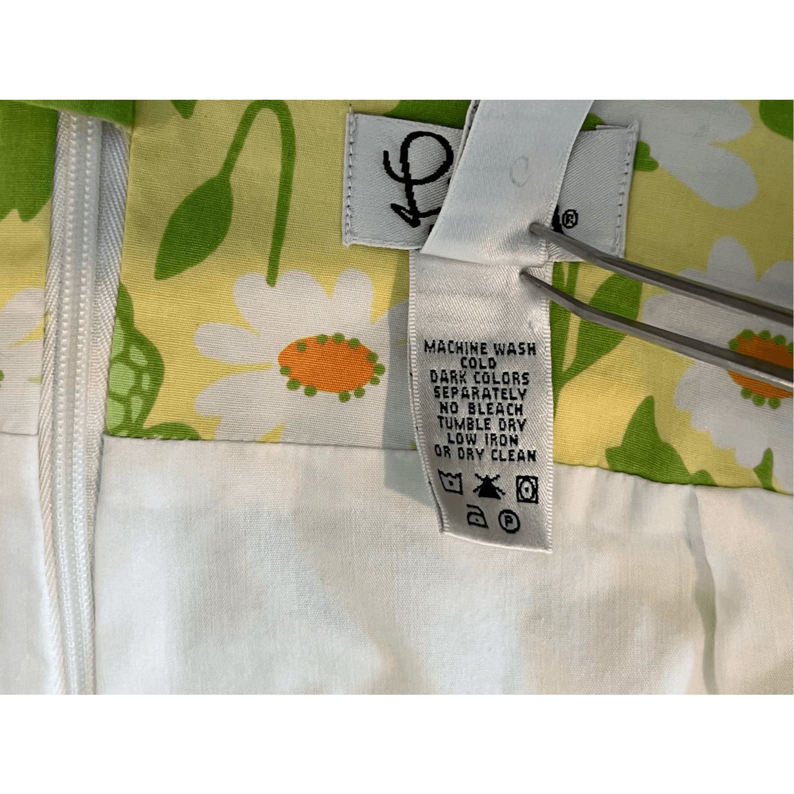 Lilly Pulitzer Lilly Pulitzer VNTG Socialite Butterfly Daisy Mini Skirt 8 Size 30" / US 8 / IT 44 - 3 Thumbnail