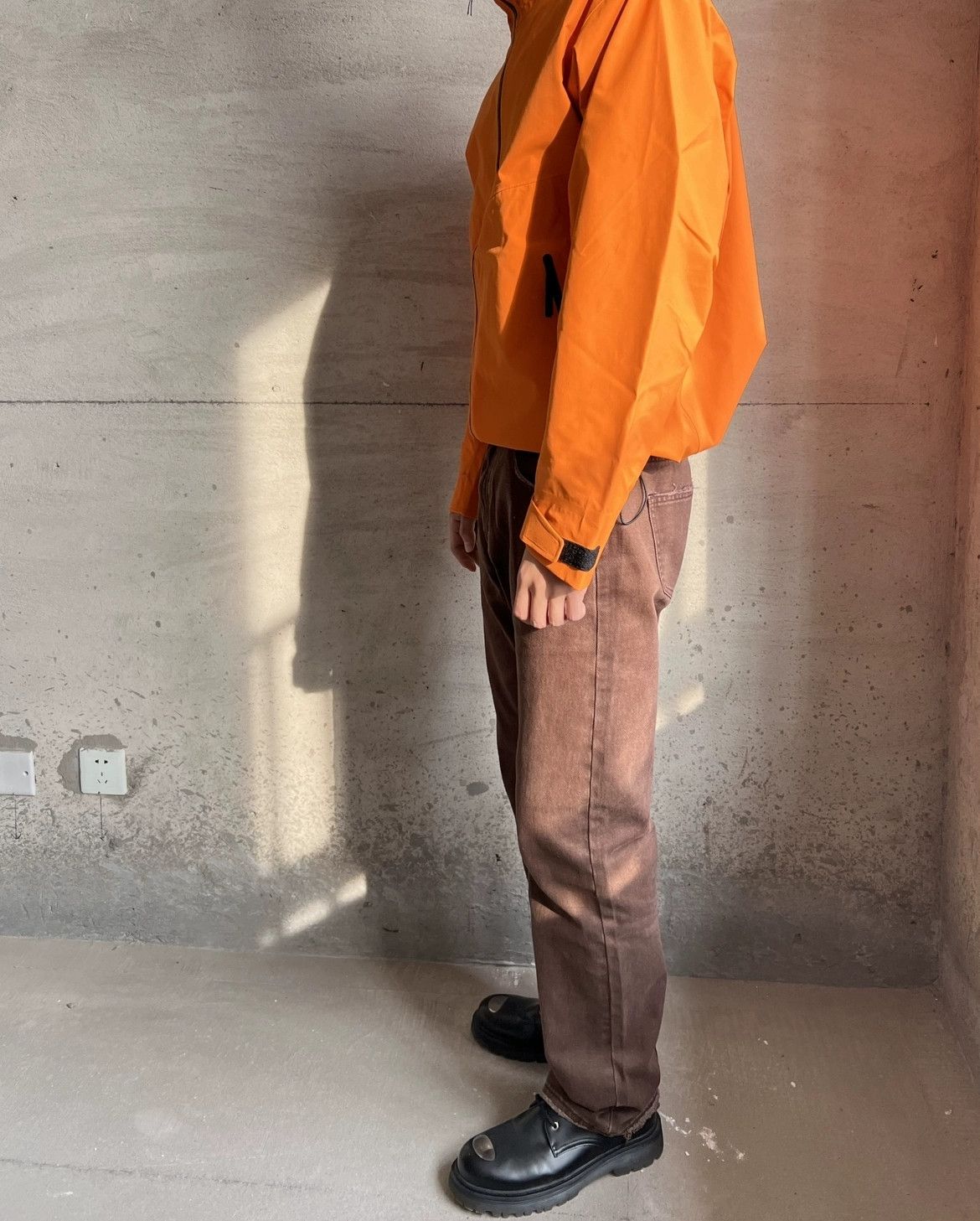 damaged y2k washed faded yuppie jeans