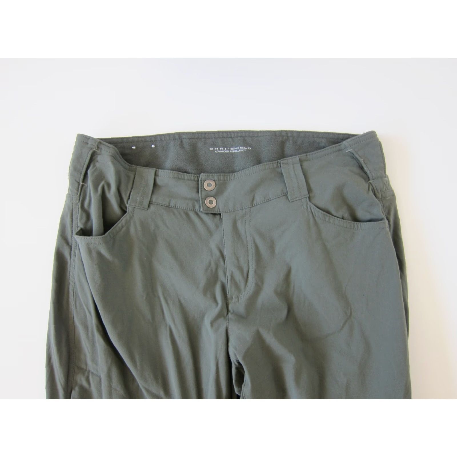 Vintage Columbia Omni Shield Army Green Nylon Stretch Convertible Pocket Cargo Pant 12S Womens Size 34" / US 12 / IT 48 - 3 Thumbnail