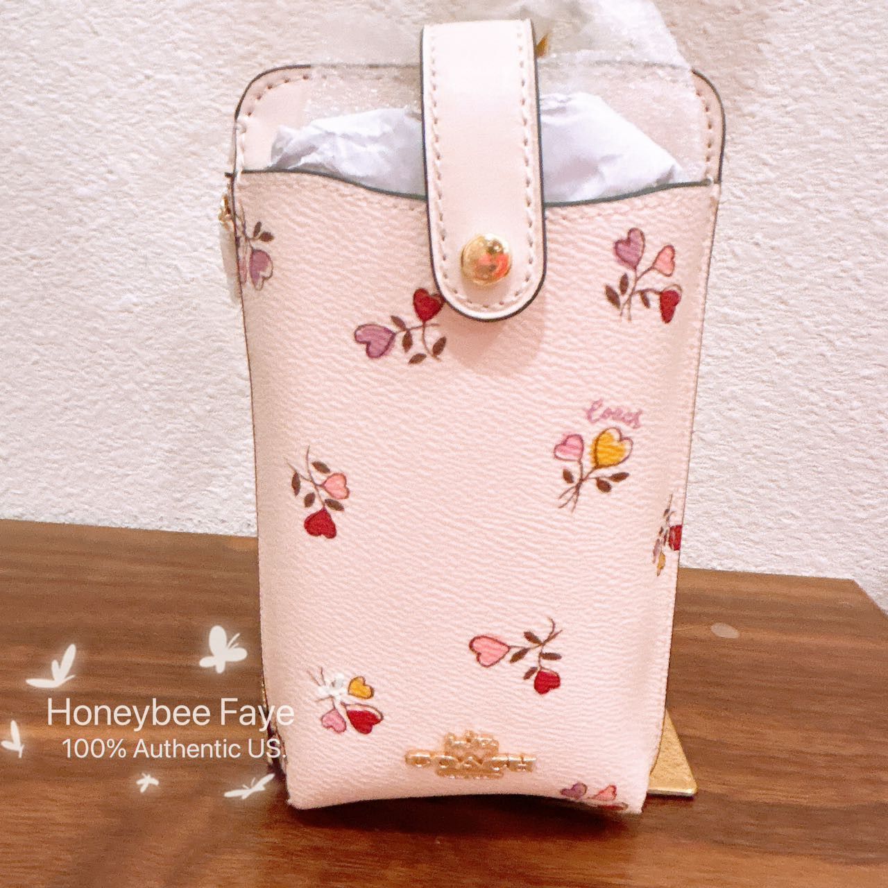 Coach Phone Crossbody Bag With Heart Print CW402 Size ONE SIZE - 1 Thumbnail