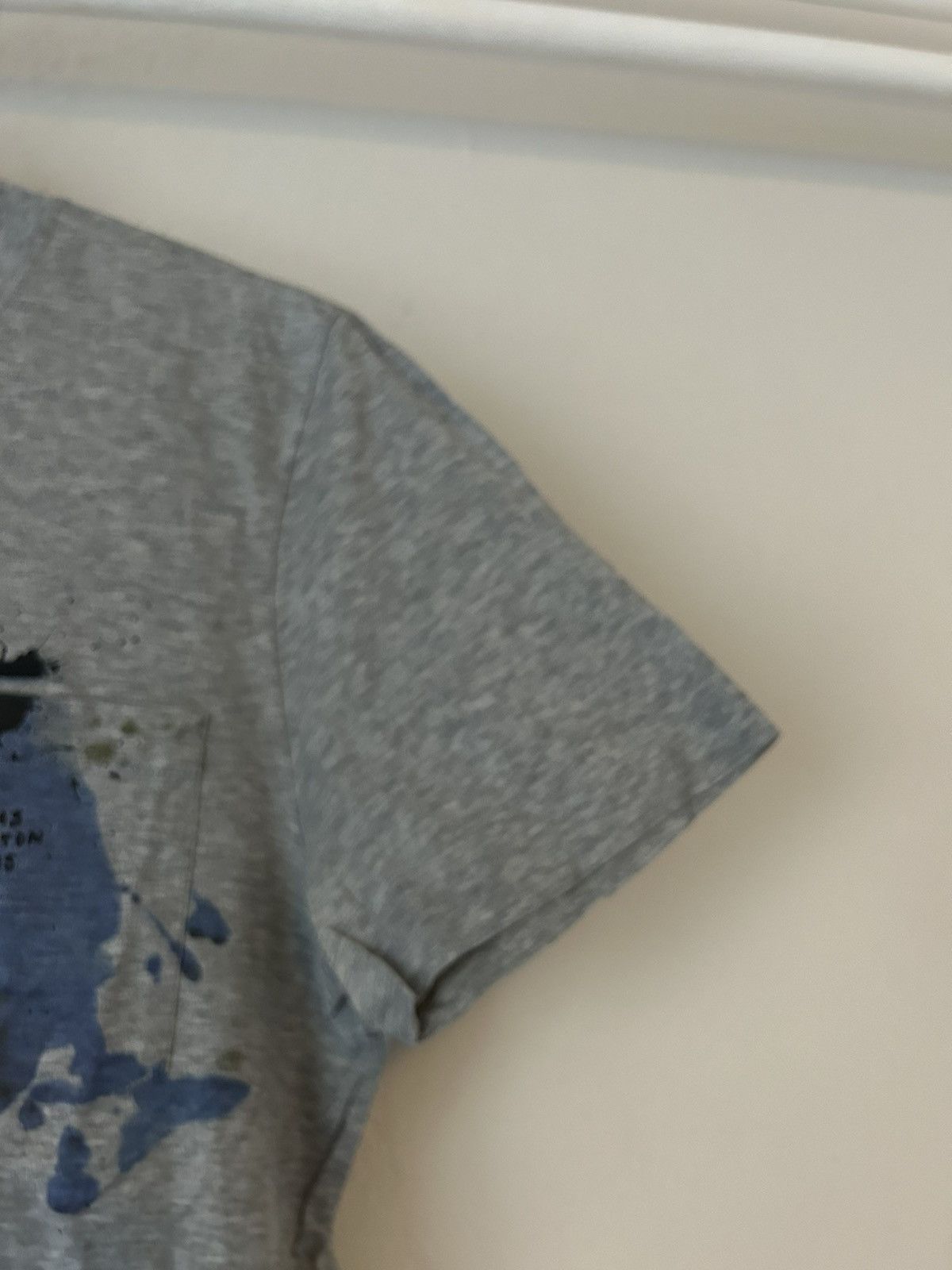 Louis Vuitton Grey Paint Splatter Logo T-Shirt Size US S / EU 44-46 / 1 - 3 Thumbnail