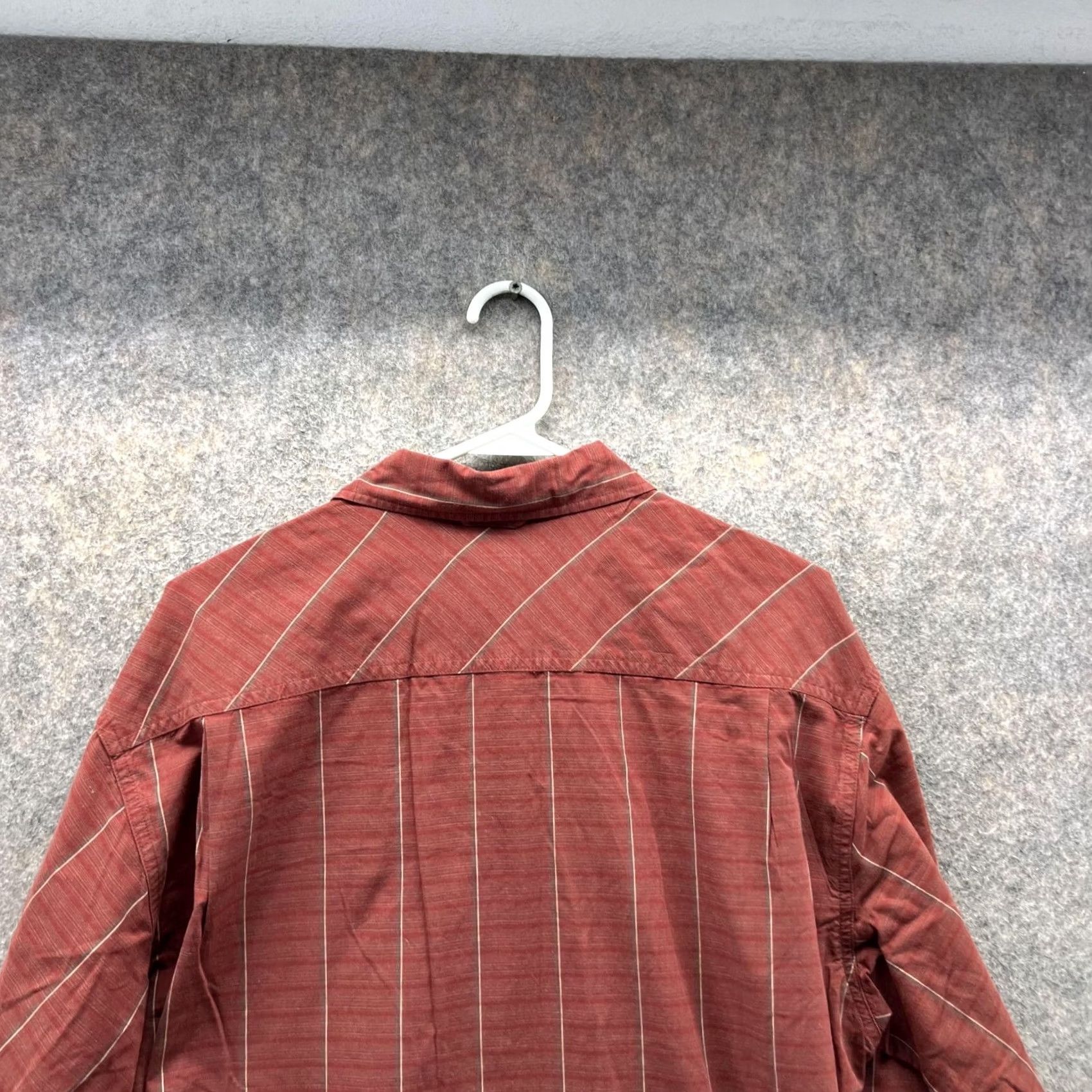 Vintage VINTAGE Columbia Shirt Men Large Check Red Casual Button Down Striped Sportswear Vtg Size US L / EU 52-54 / 3 - 4 Thumbnail