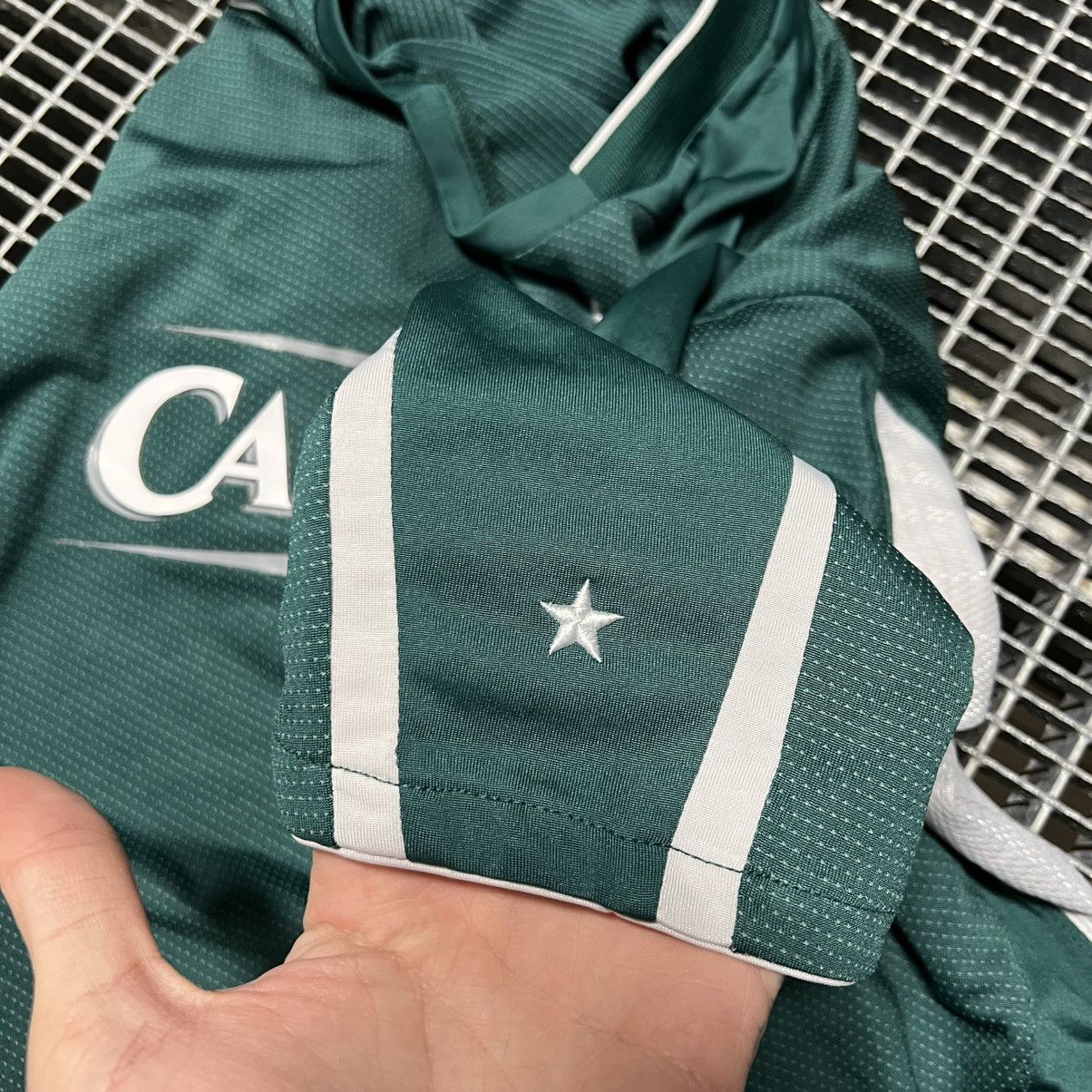 Umbro 🔥CELTIC 2004 2005 UMBRO AWAY 2 SOCCER JERSEY Size US M / EU 48-50 / 2 - 9 Thumbnail