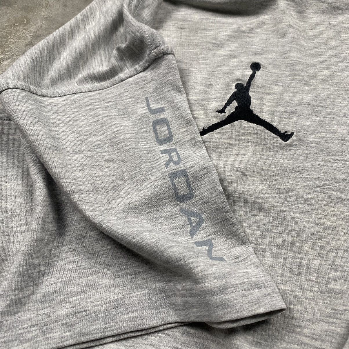 Jordan Brand × Nike y2k Nike Air Jordan Center Logo Tee Size US L / EU 52-54 / 3 - 6 Thumbnail