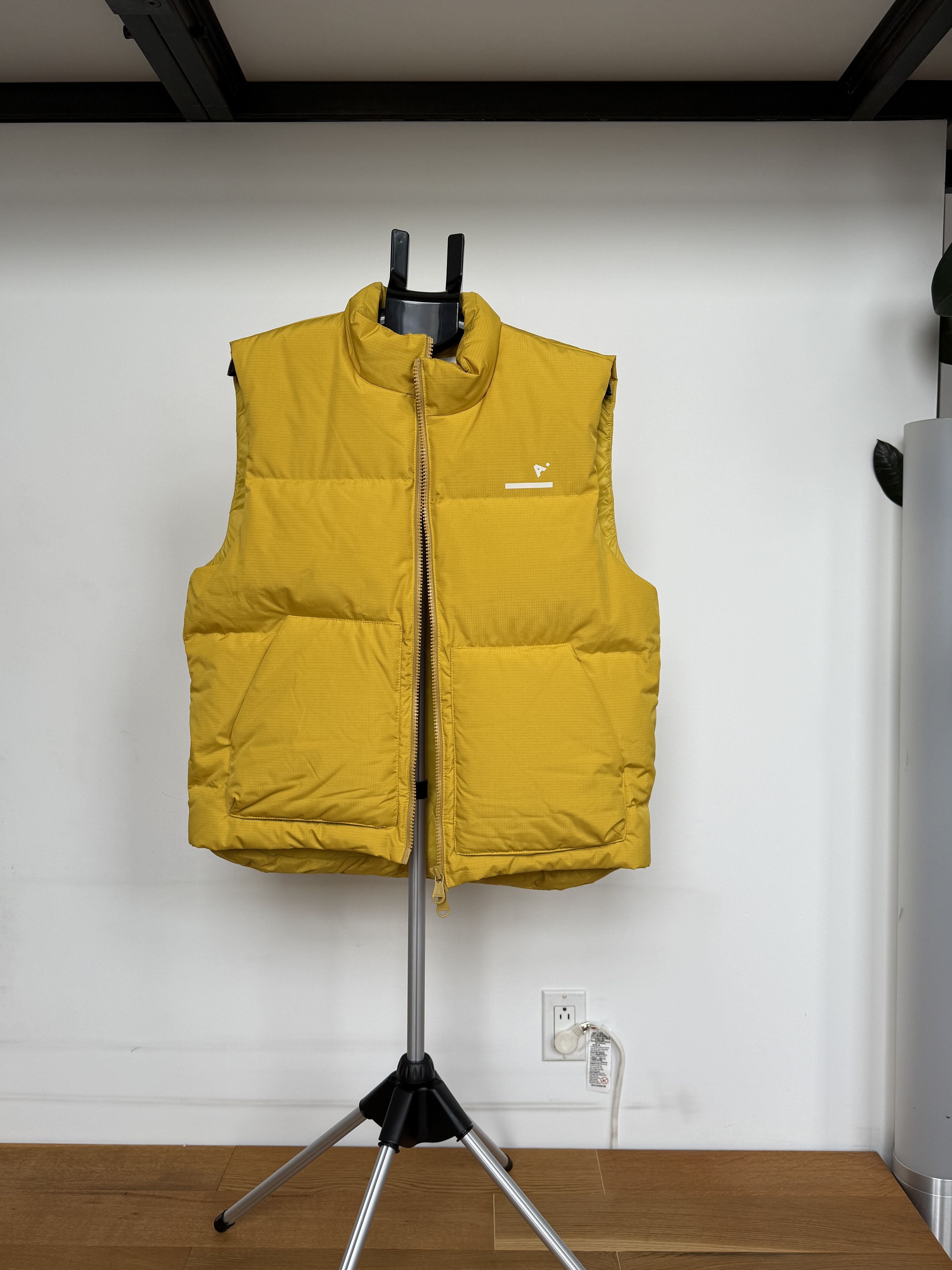 The Arrivals AER Puffer Vest Size US M / EU 48-50 / 2 - 1 Thumbnail