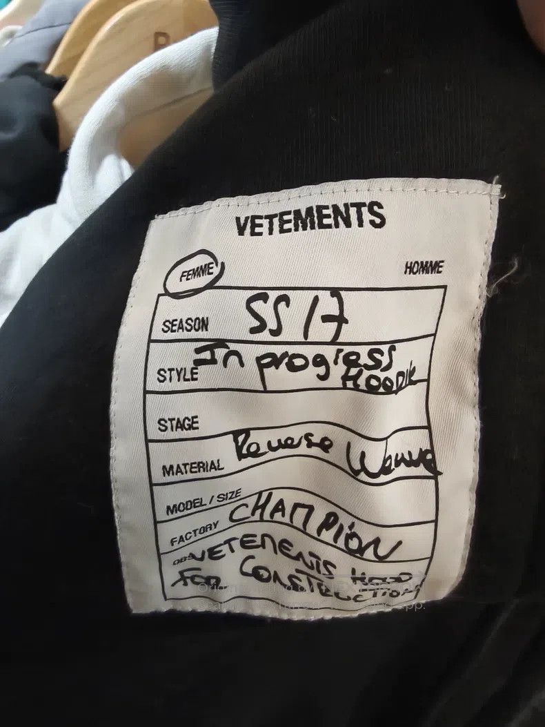 Vetements VETEMENTS sweatshirt Size US S / EU 44-46 / 1 - 8 Thumbnail
