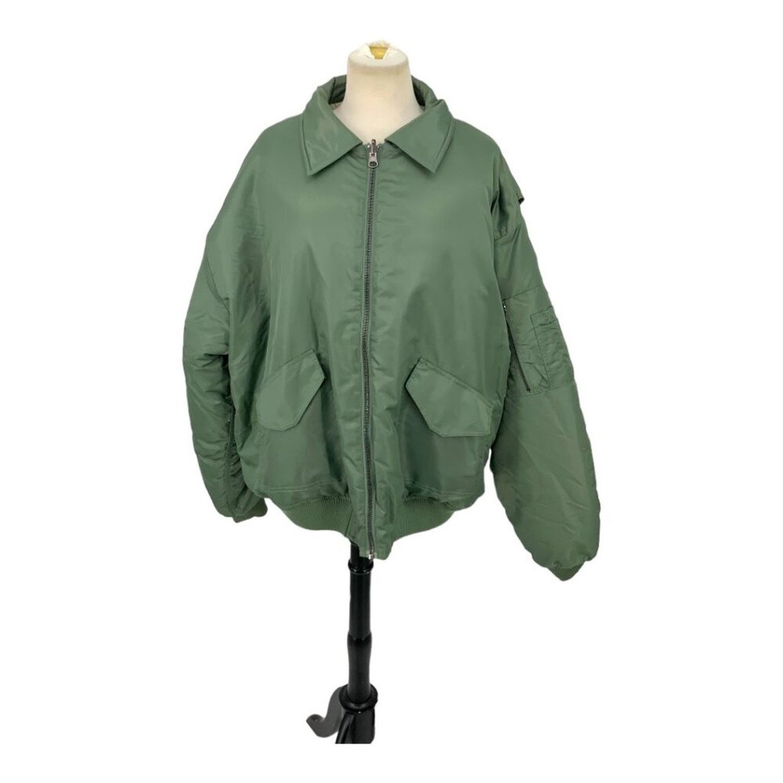 Topshop TopShop Reversible Bomber Jacket Size Medium NWOT $136 MSRP Size M / US 6-8 / IT 42-44 - 2 Thumbnail