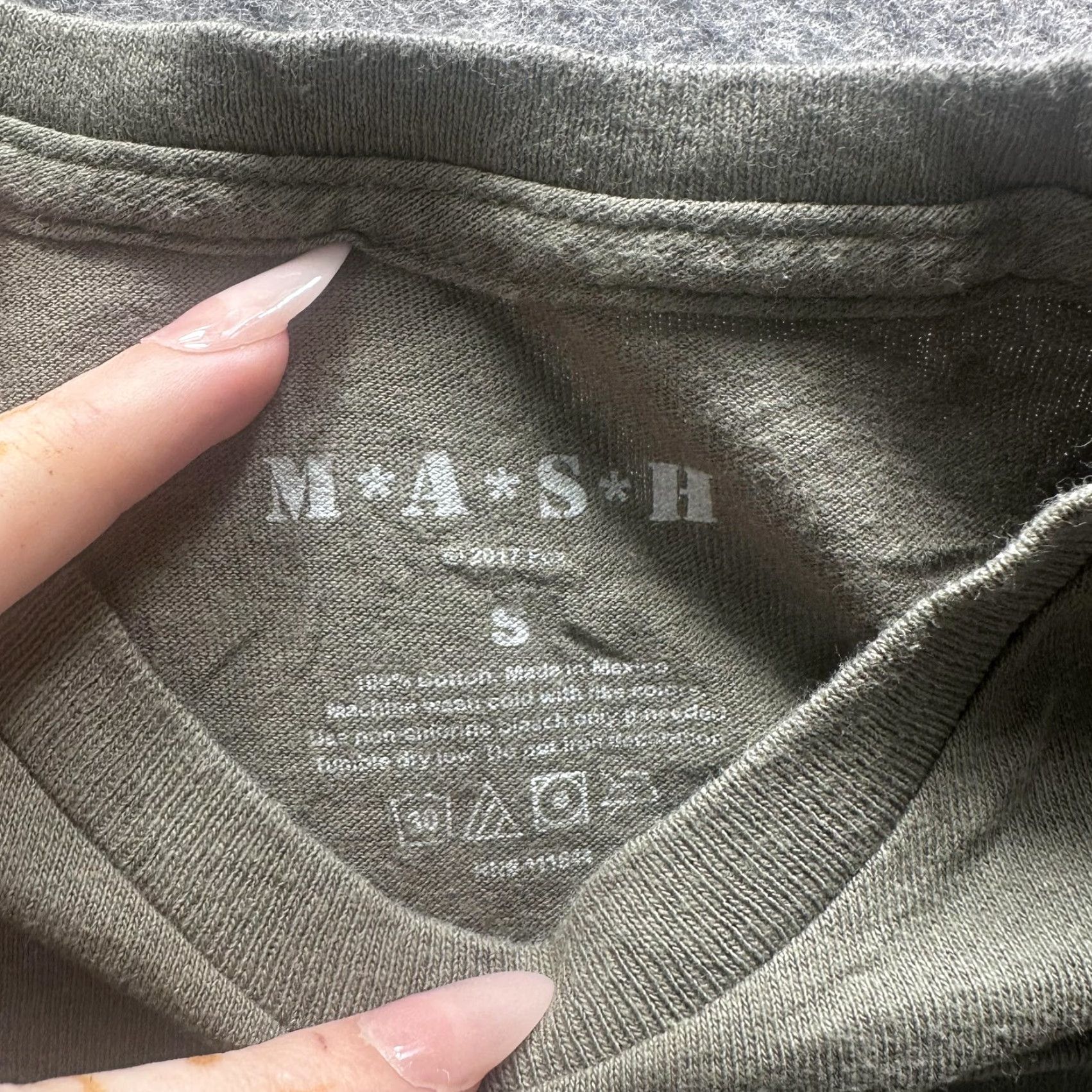 Vintage M*A*S*H Shirt Mens Small Green 4077th Army Military TV Show Tagless Graphic Tee Size US S / EU 44-46 / 1 - 3 Thumbnail