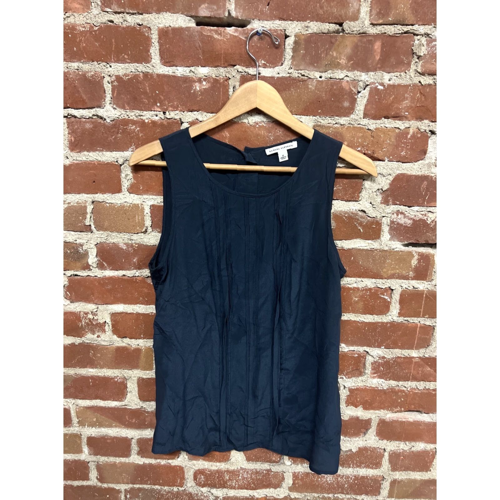 Banana Republic Banana Republic Blouse Shirt Womens Sleeveless Black Silk Size 8 100% Silk Size M / US 6-8 / IT 42-44 - 2 Thumbnail