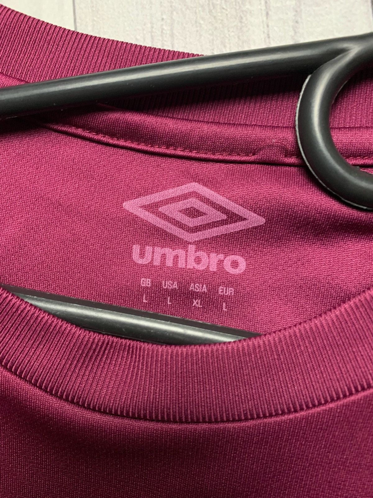 Umbro × Vintage Vintage Umbro Pro Training Burnley soccer jersey size L Size US L / EU 52-54 / 3 - 4 Thumbnail