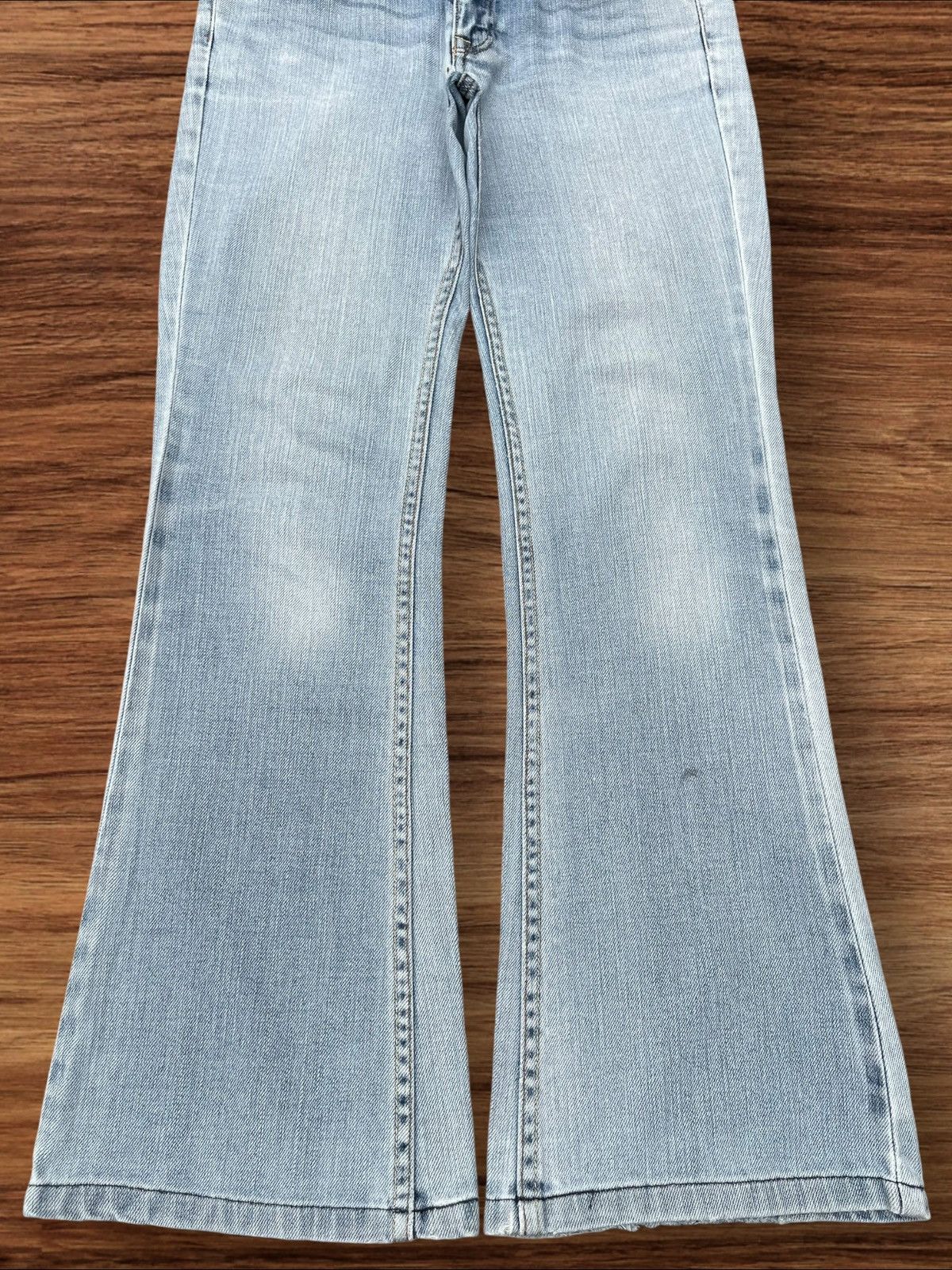 Levi's × Levi's Vintage Clothing Vintage Y2K Levi’s Light Blue Washed Mid Rise Flare Jeans Size 29" - 7 Thumbnail