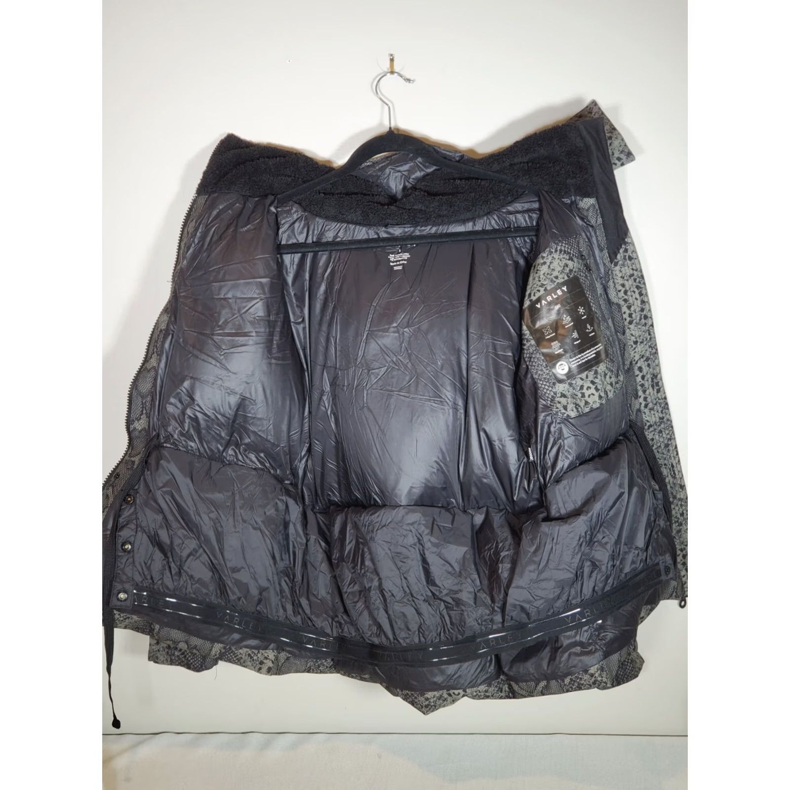 Varley Varley Dorothy Ski Jacket Black Green Mono Boa Winter Down Puffer Women's S Size S / US 4 / IT 40 - 3 Thumbnail